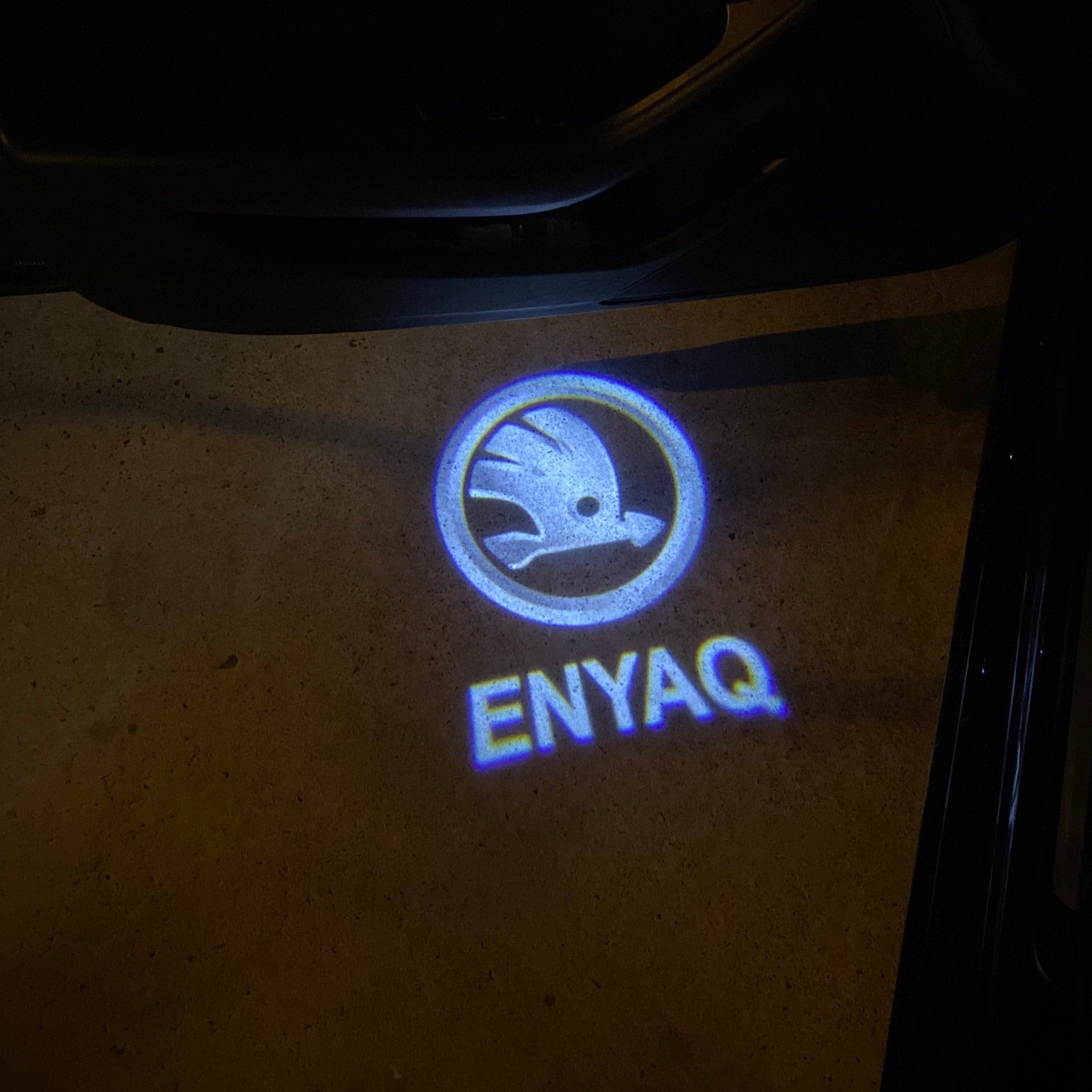 رحلات SKODA LOGO LGOTOT lights Nr.43 (الكمية 1 = 2 Logo Film / 2 oP lights)