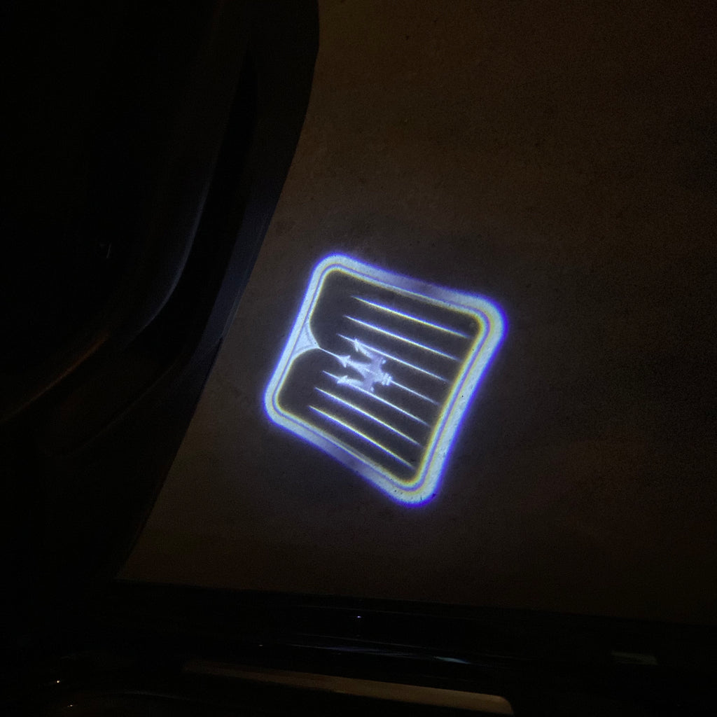 Maserati LOGO PROJECROTR LIGHTS Nr.01 (quantité 1 = 1 jeux / 2 feux de porte)
