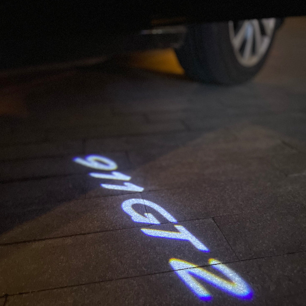 LUCES DE PROYECTOR DE LOGOTIPO ORIGINAL PORSCHE N ° 03 (cantidad 1 = 2 Película de logotipo / 2 luces de puerta)