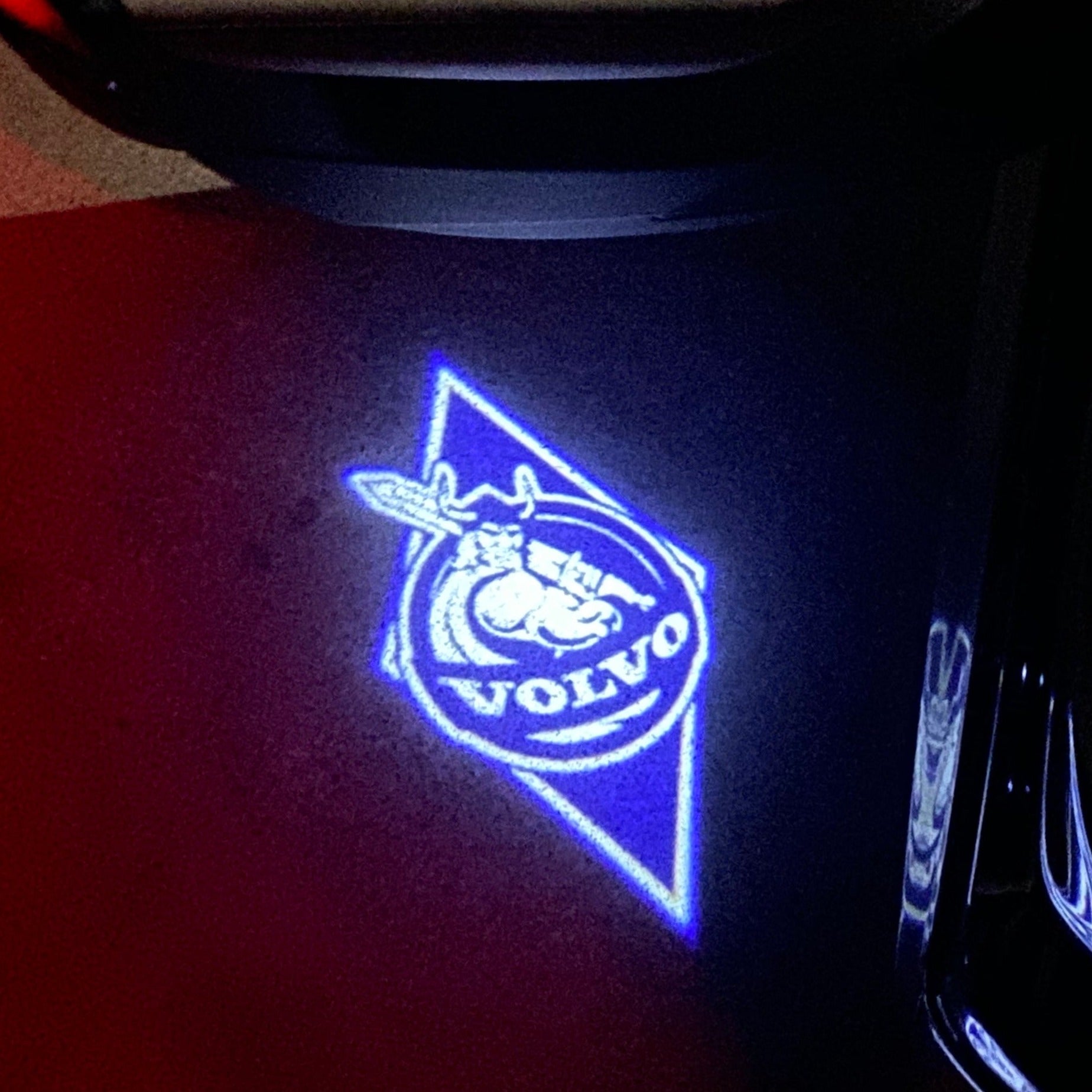 Volvo LOGO PROJECROTR LIGHTS Nr.137 (Menge 1 = 2 Logo Film / 2 Türleuchten)