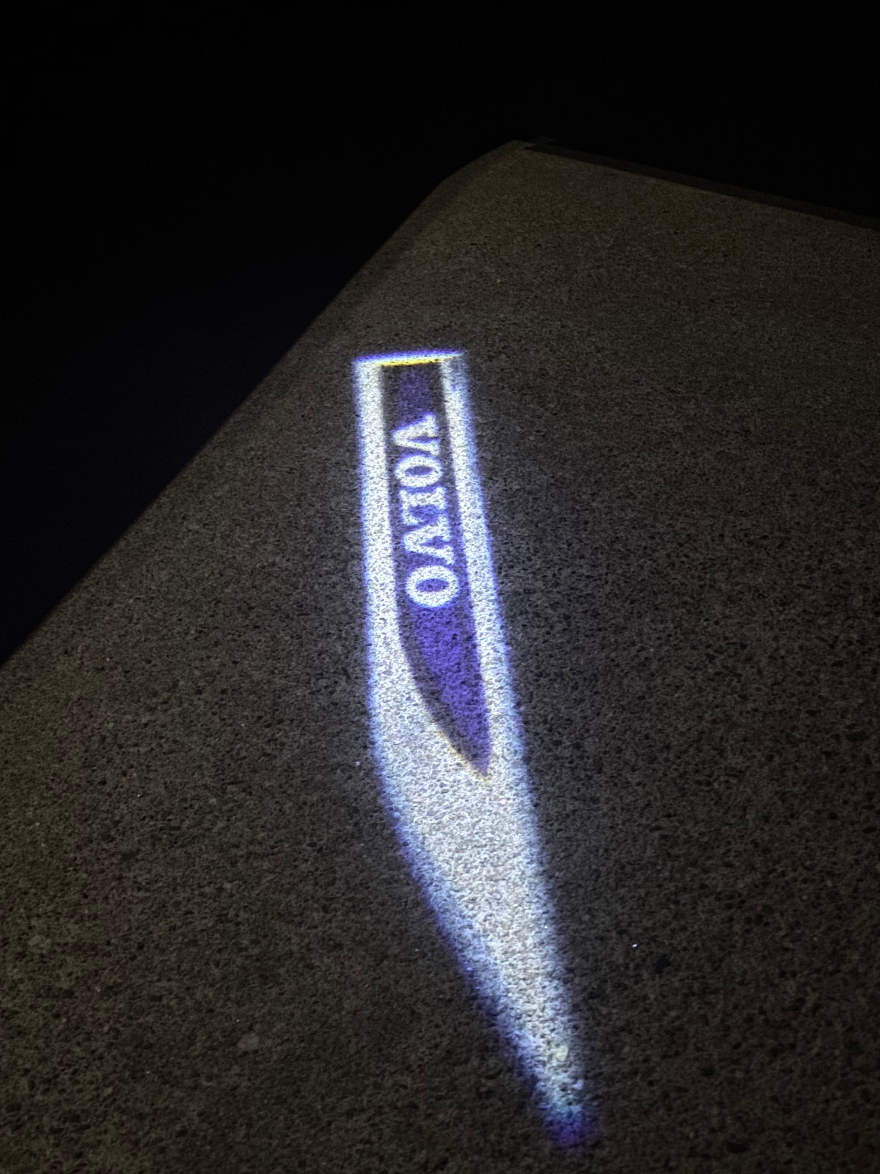 Volvo LOGO PROJECROTR LIGHTS Nr.139 (Menge 1 = 2 Logo Film / 2 Türleuchten)
