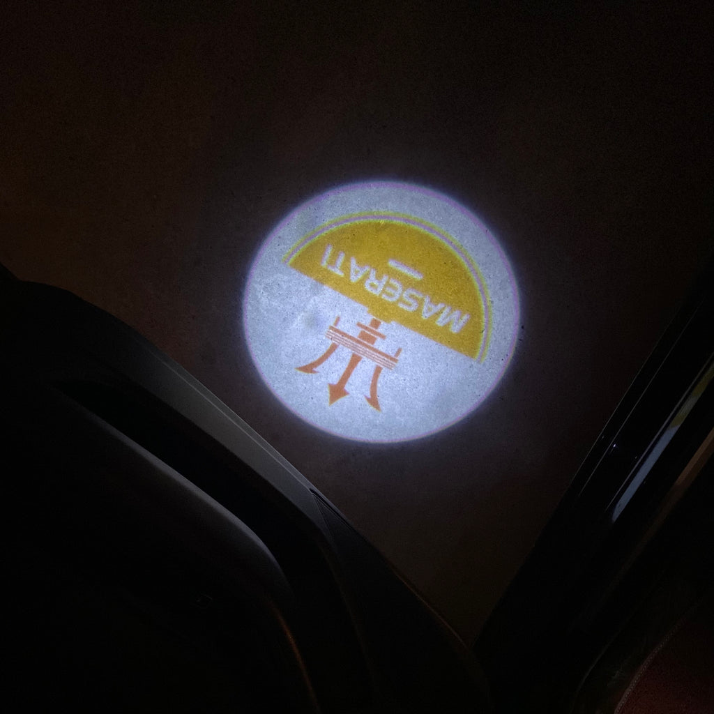 Maserati LOGO PROJECROTR LIGHTS Nr.01 (Anzahl 1 = 1 Sets / 2 Türleuchten)