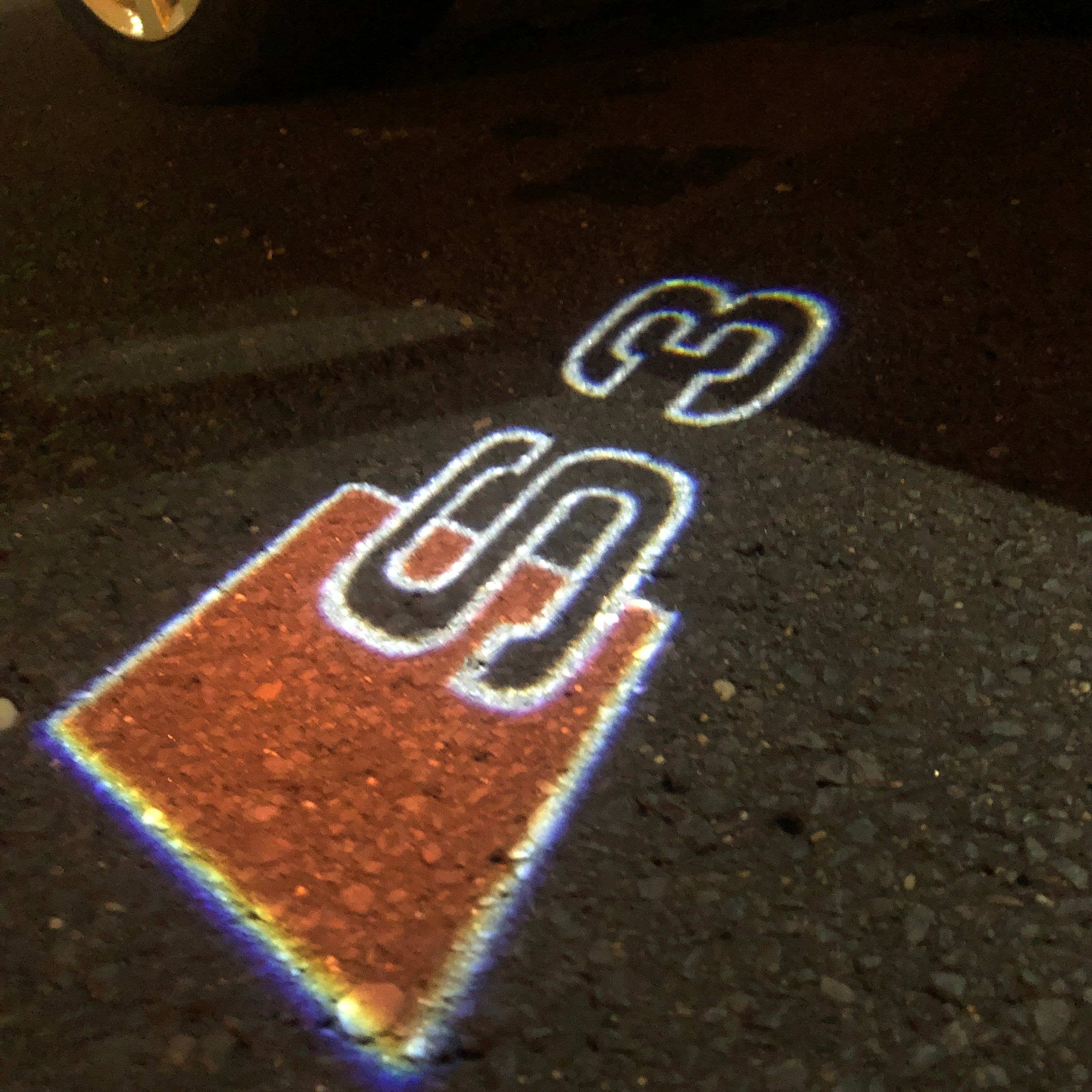 AUDI LOGO PROJECTOT LIGHTS Nr.19 (الكمية 1 = 2 Logo Films /2 أضواء الباب)