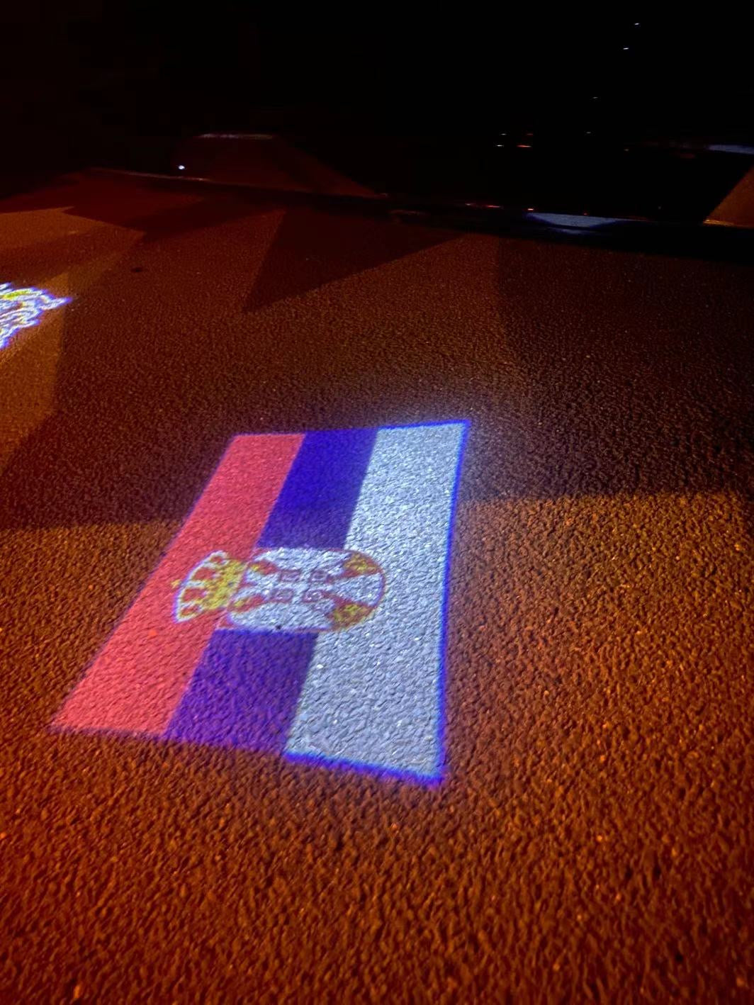 Serbia Република Србиラа Logo bandiera nazionale (quantità 1 = 1 set / 2 pellicole logo / Può sostituire di luci altri loghi)