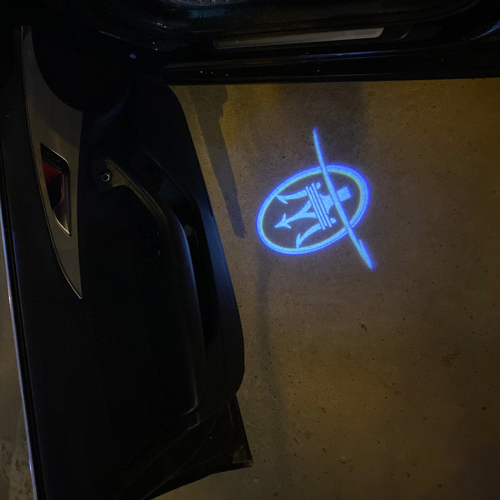 Maserati LOGO PROJECROTR LIGHTS Nr.01 (quantité 1 = 1 jeux / 2 feux de porte)