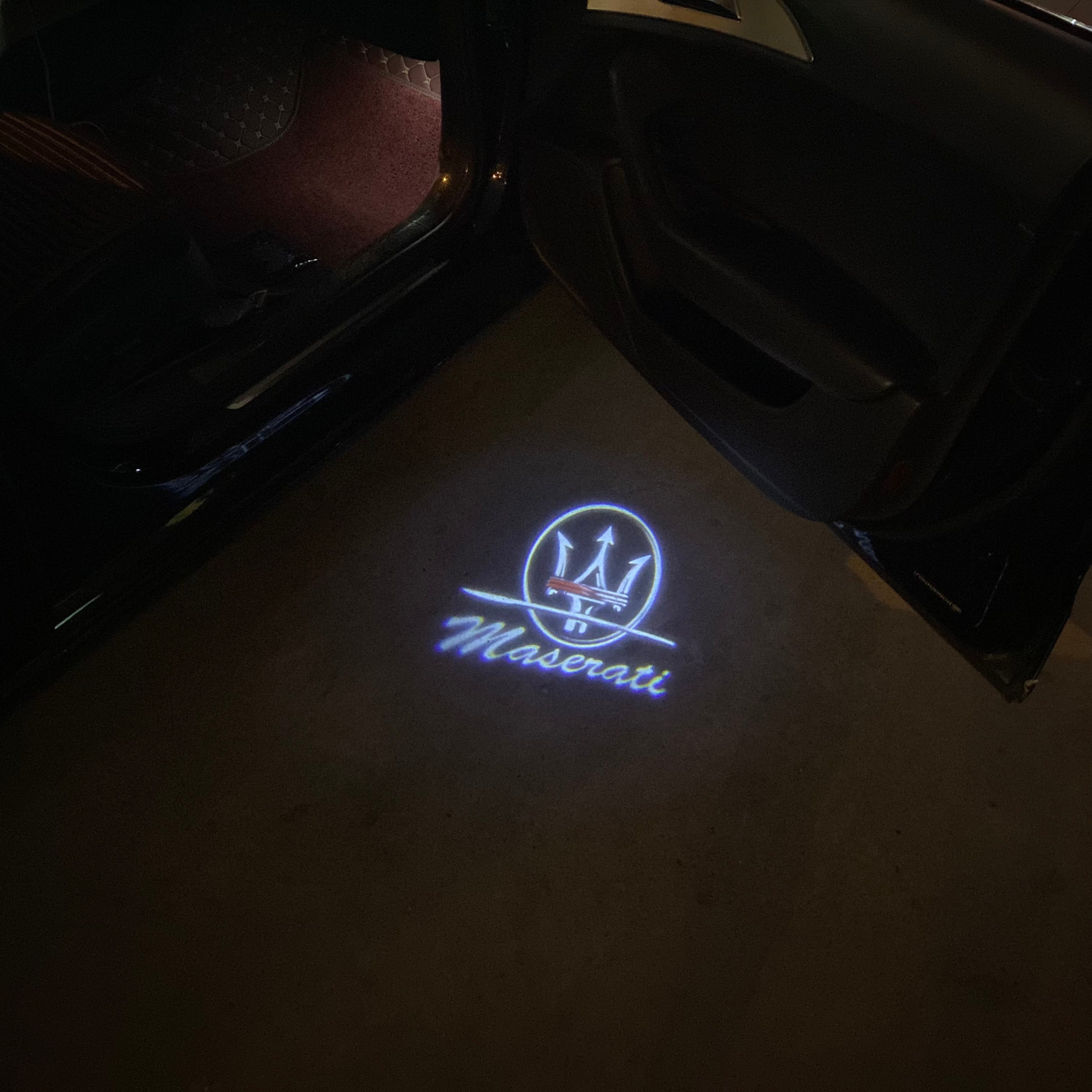 مازيراتي LOGO PROJECROTR أضواء Nr.01 (الكمية 1 = 1 مجموعات / 2 أضواء الباب)