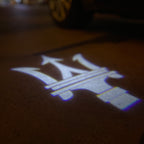 Maserati LOGO PROJECROTR LIGHTS Nr.01 (Anzahl 1 = 1 Sets / 2 Türleuchten)