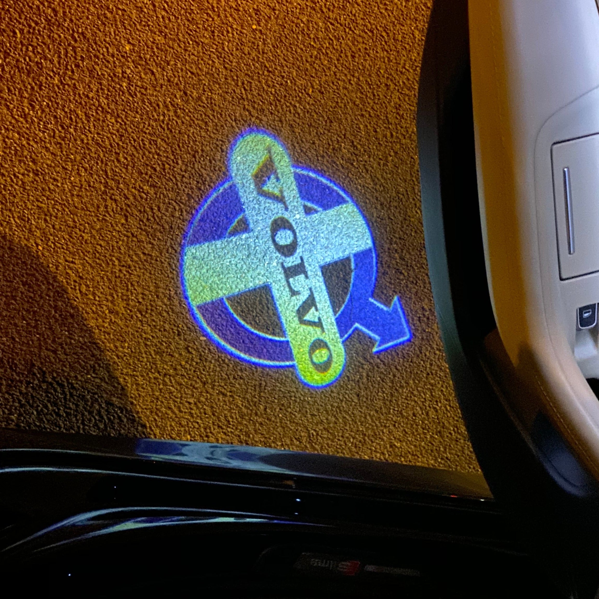 Volvo LOGO PROJECROTR LIGHTS Nr.36 (Menge 1 = 2 Logo Film / 2 Türleuchten)