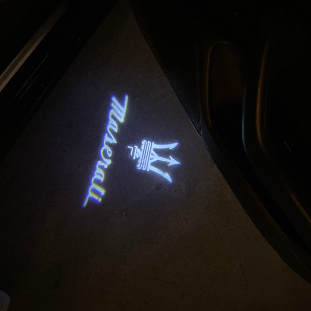 Maserati LOGO PROJECROTR LIGHTS Nr.01 (quantité 1 = 1 jeux / 2 feux de porte)