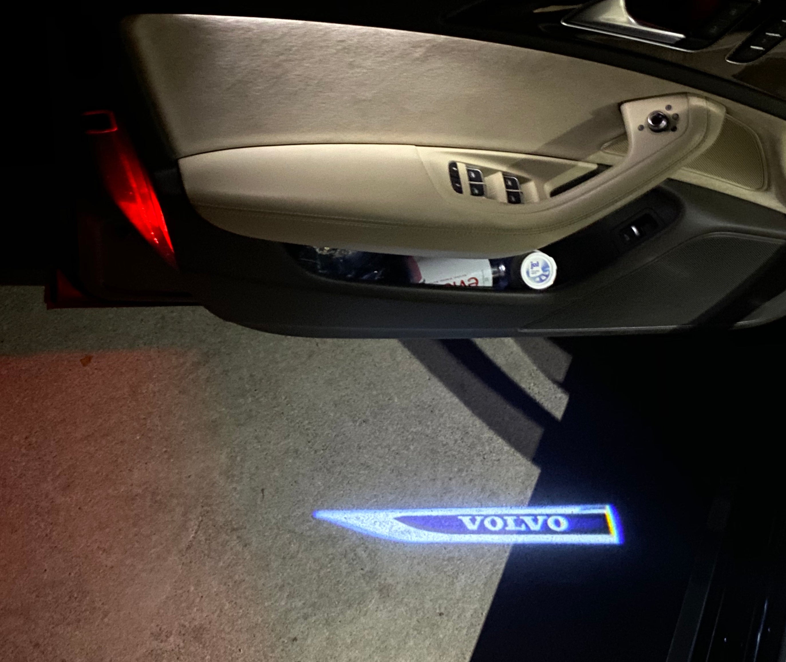 Volvo LOGO PROJECROTR LIGHTS Nr.139 (Menge 1 = 2 Logo Film / 2 Türleuchten)