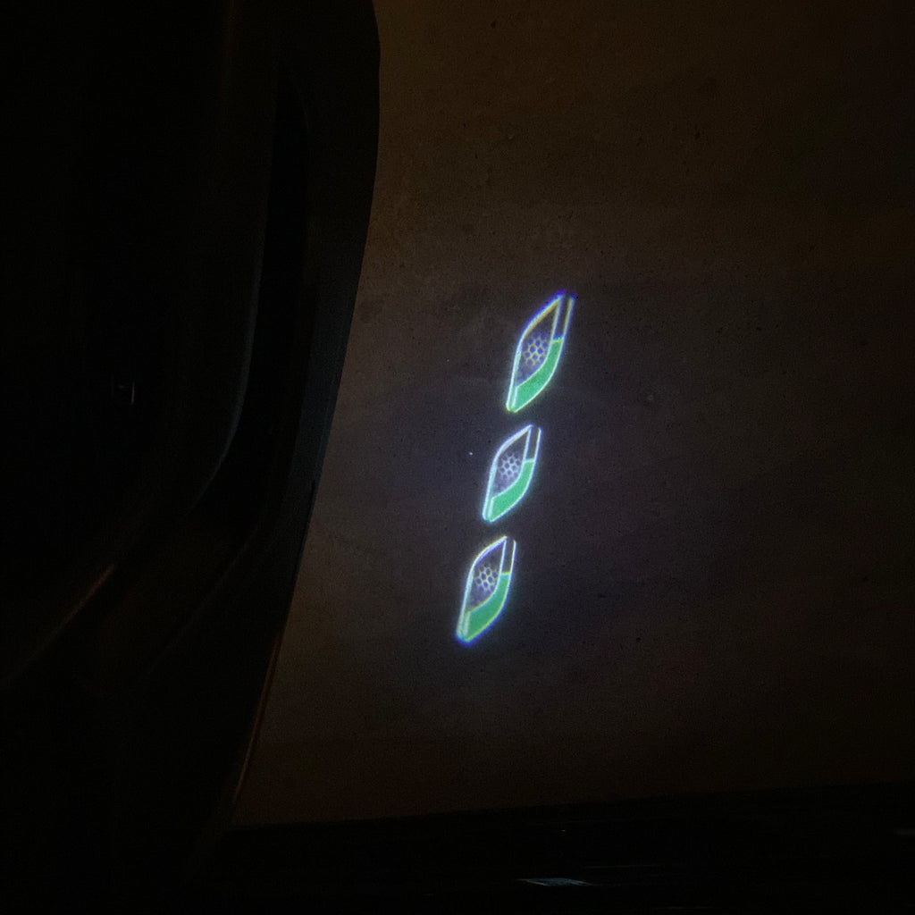 Maserati LOGO PROJECROTR LIGHTS Nr.01 (Anzahl 1 = 1 Sets / 2 Türleuchten)