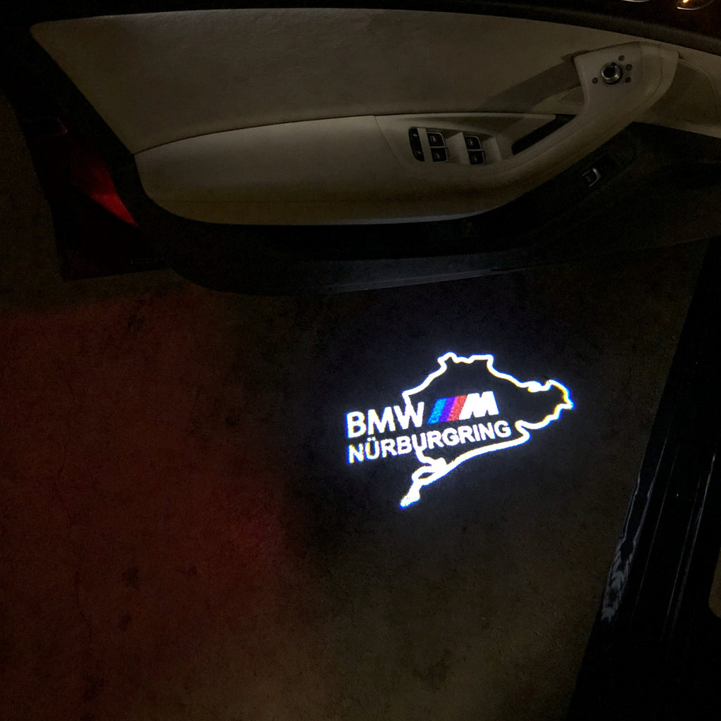LUCI PROIETTORI CON LOGO BMW NÜRBURGRING Nr.08 (quantità 1 = 1 set / 2 luci porta)