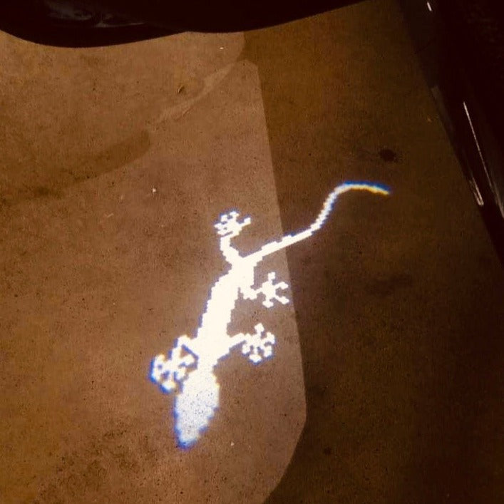 AUDI QUATTRO GECKO LOGO PROJECTOR LIGHTS Nr.67 (الكمية 1 = 2 فيلم شعار / 2 باب)