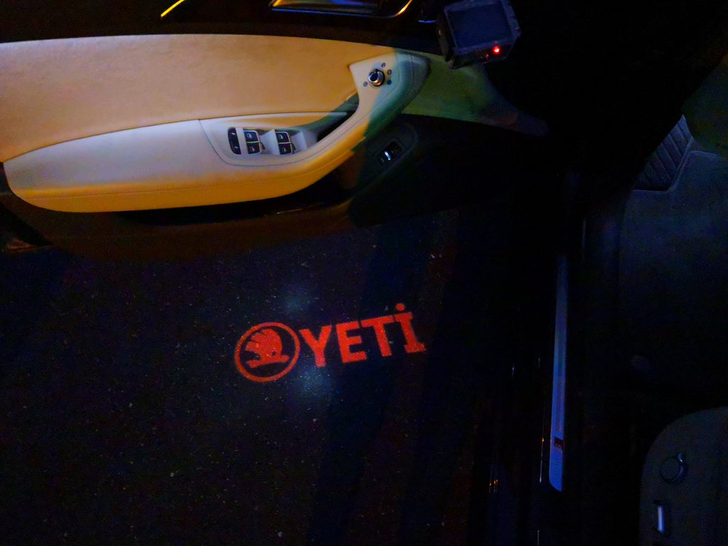SKODA YETI LOGO LIGHTS Nr.58 (quantité 1 = 2 Logo Film / 2 feux de porte)