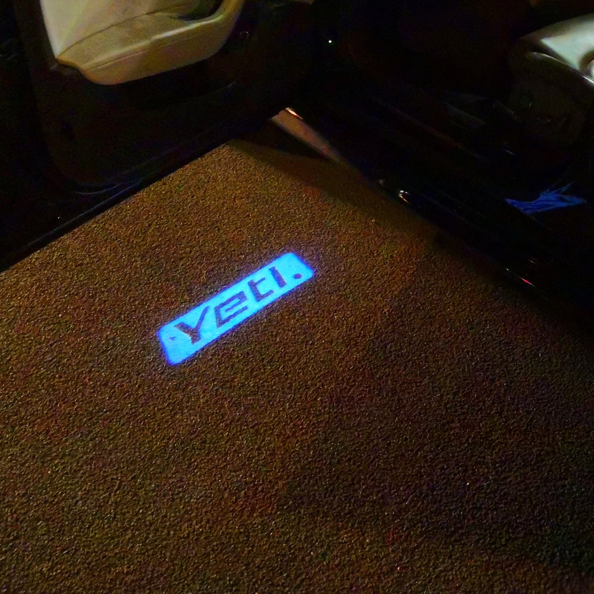 SKODA YETI LOGO LIGHTS Nr.55 (Menge 1 = 2 Logo Film / 2 Türleuchten)