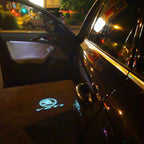 LUCES DE PROYECTOR CON LOGO SKODA Nr.62 (cantidad 1 = 2 Película de Logo / 2 luces de puerta)