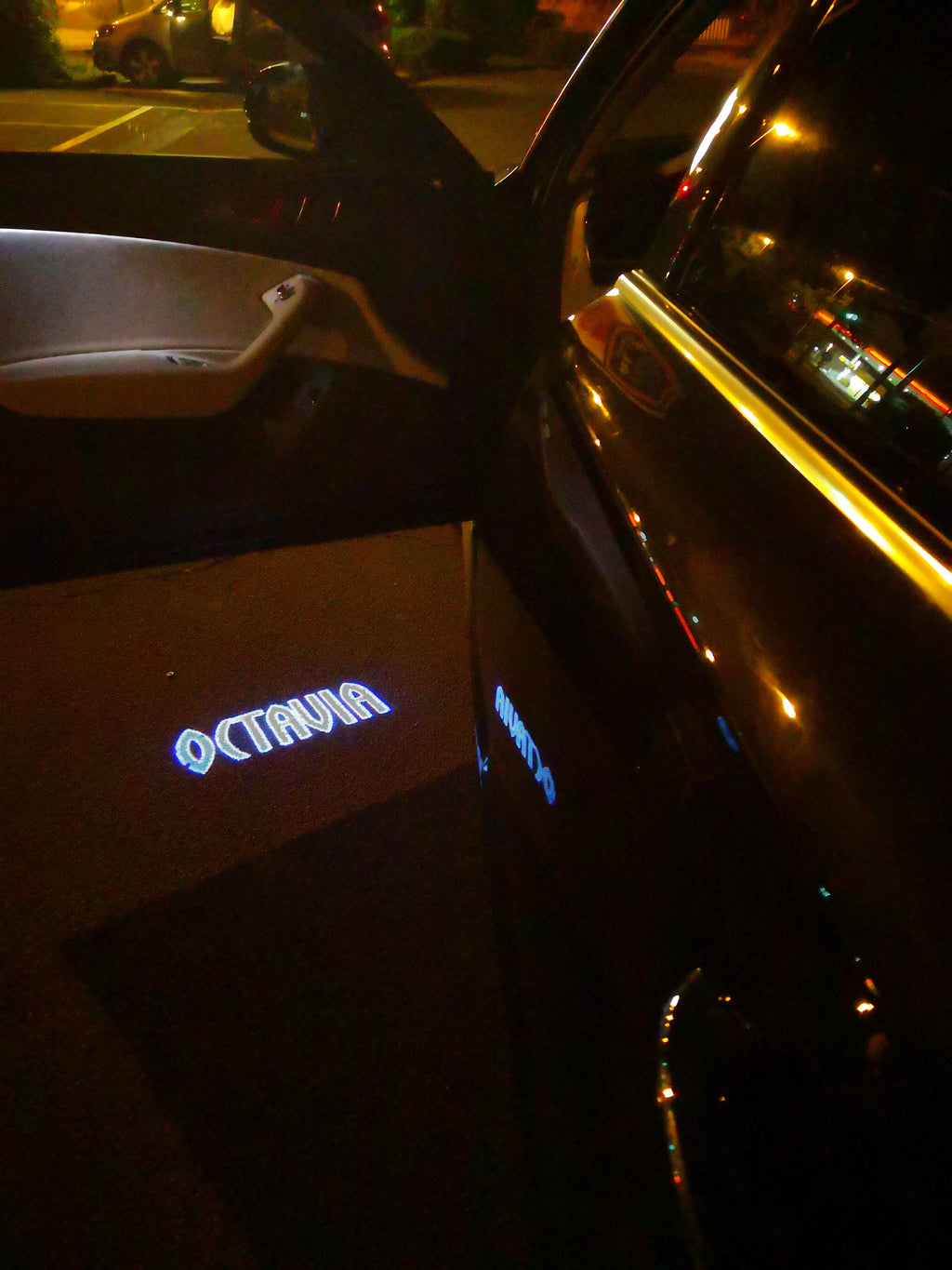SKODA LOGO PROJECTOR LIGHTS Nr.83 (quantité 1 = 2 Film Logo / 2 lumières de porte)