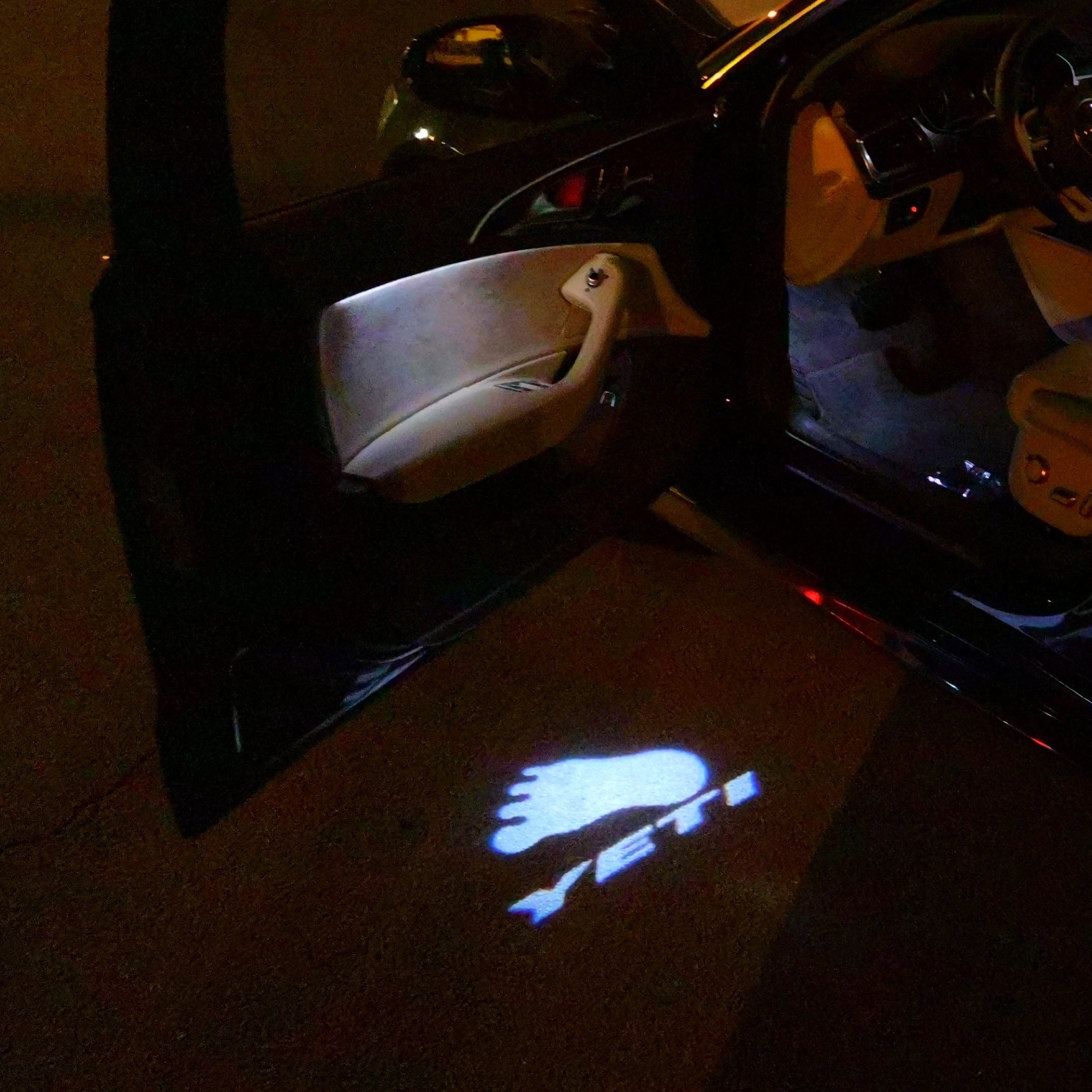 SKODA LOGO PROJECTOT LIGHTS Nr.71 (Menge 1 = 2 Logo Film / 2 Türleuchten)