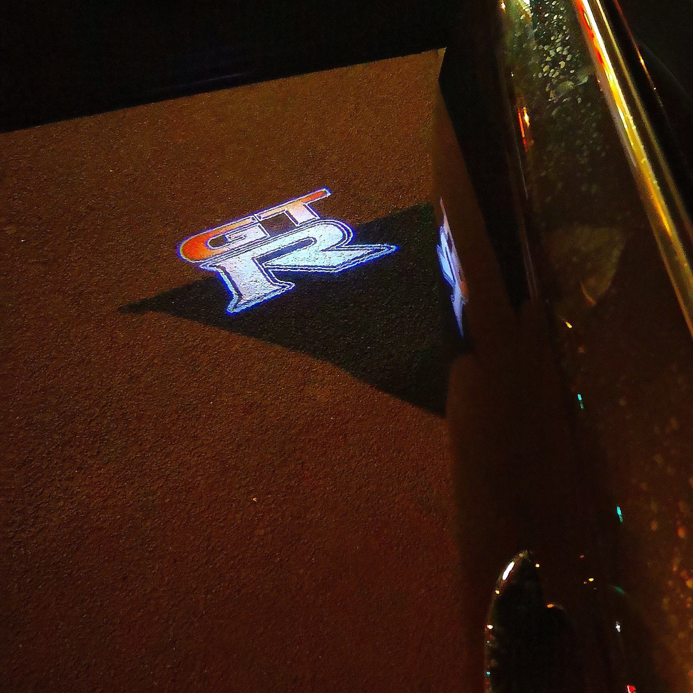 GTR-R35 LOGO PROJECTOT LIGHTS Nr.06 (quantità 1 = 2 Pellicole logo /2 luci porta)