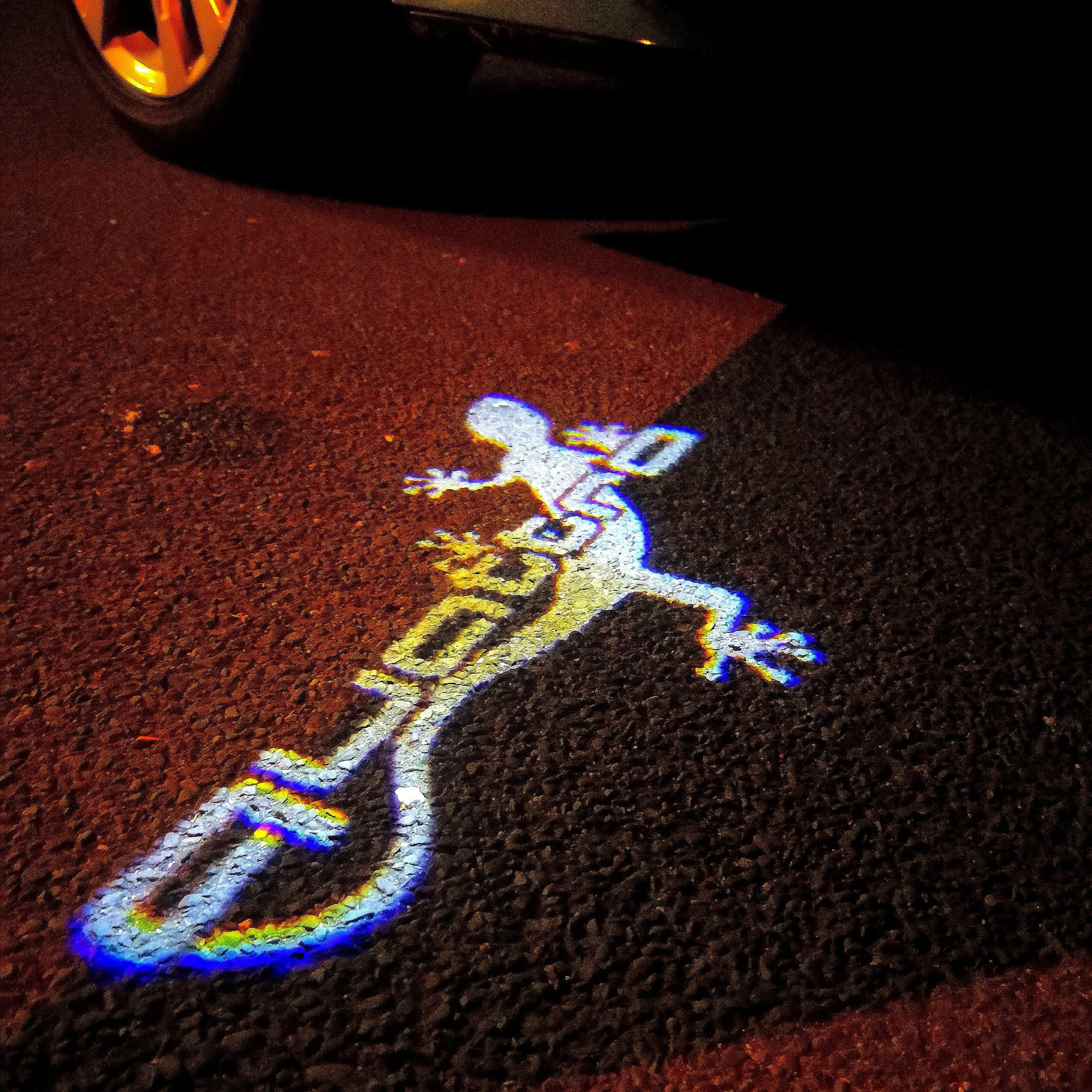 AUDI QUATTRO GECKO LOGO PROJECTOR LIGHTS Nr.64 (الكمية 1 = 2 فيلم شعار / 2 باب)