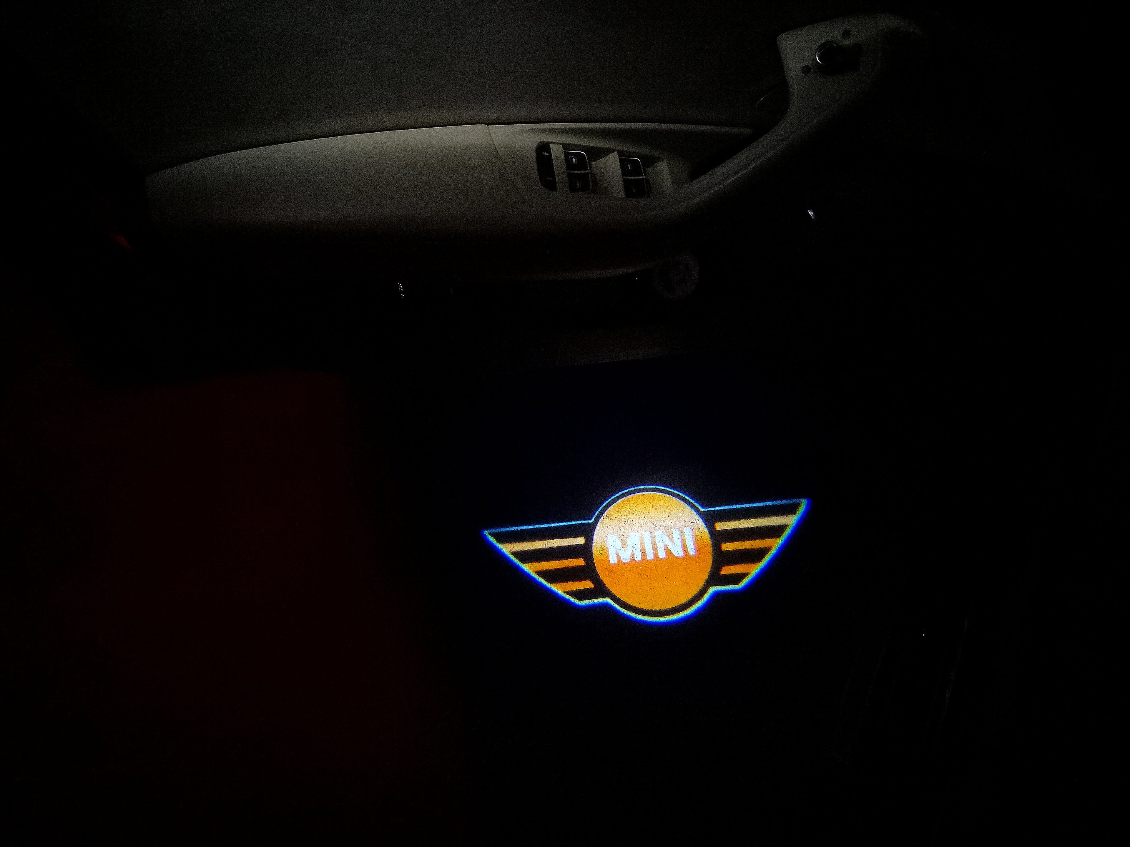 MINI LOGO PROJECROTR LIGHTS Nr.07 (quantité 1 = 2 Logo Film / 2 feux de porte)