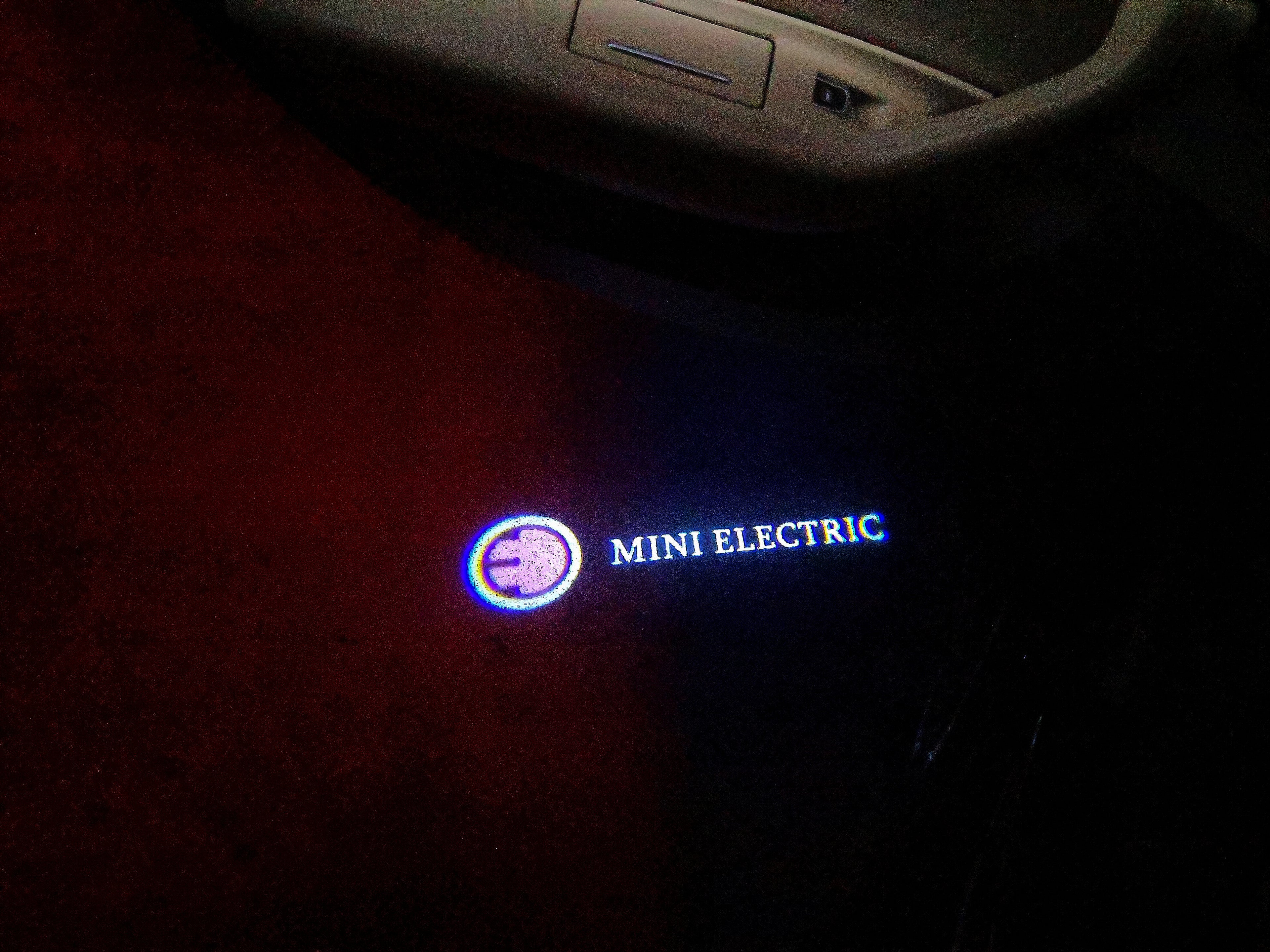 MINI ELECTRIC LOGO PROJECTOR LIGHTS Nr.61 (الكمية 1 = 2 شعار فيلم / 2 باب)