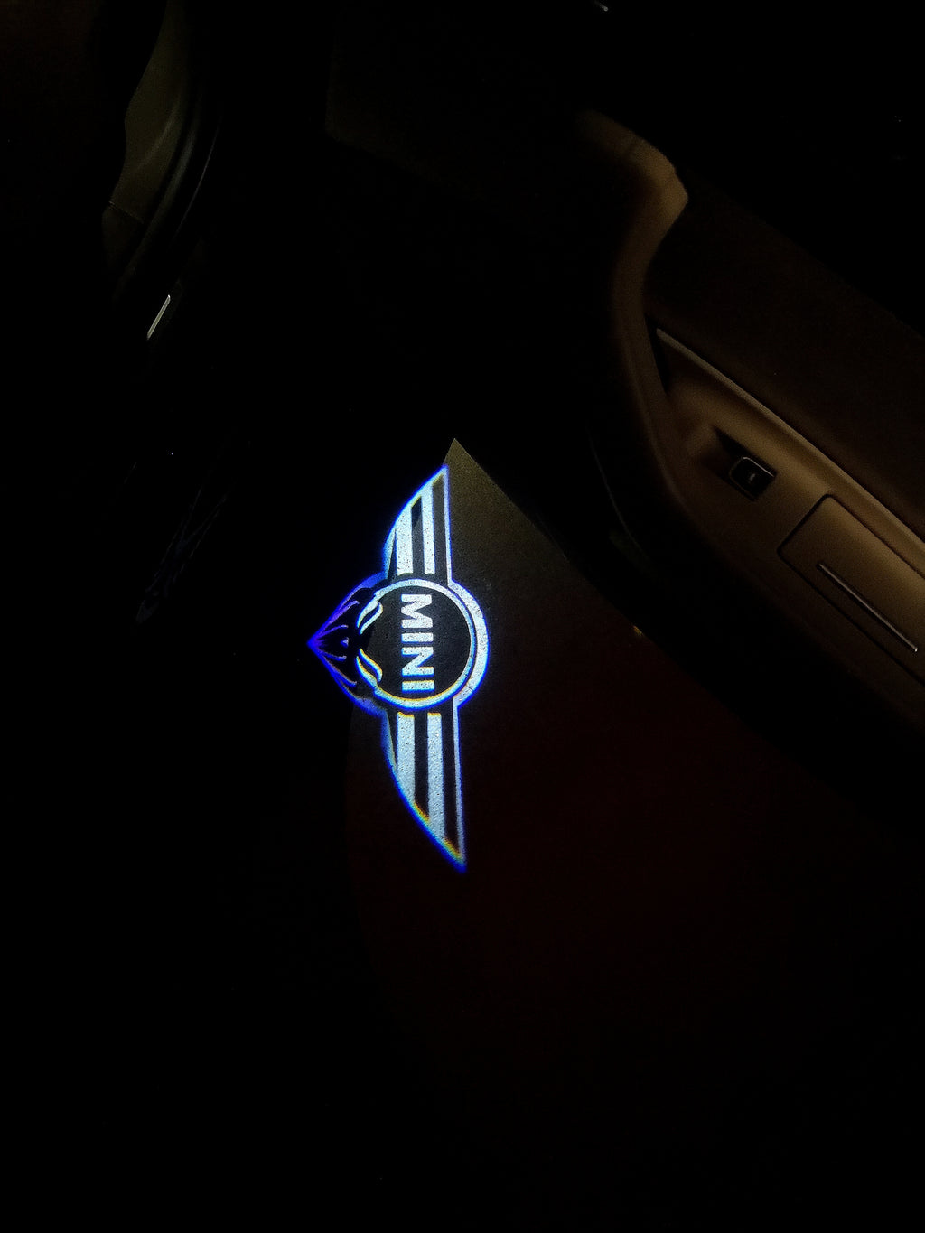 MINI LUCES DE PROYECTOR CON LOGO Nr.15 (cantidad 1 = 2 Película de Logo / 2 luces de puerta)