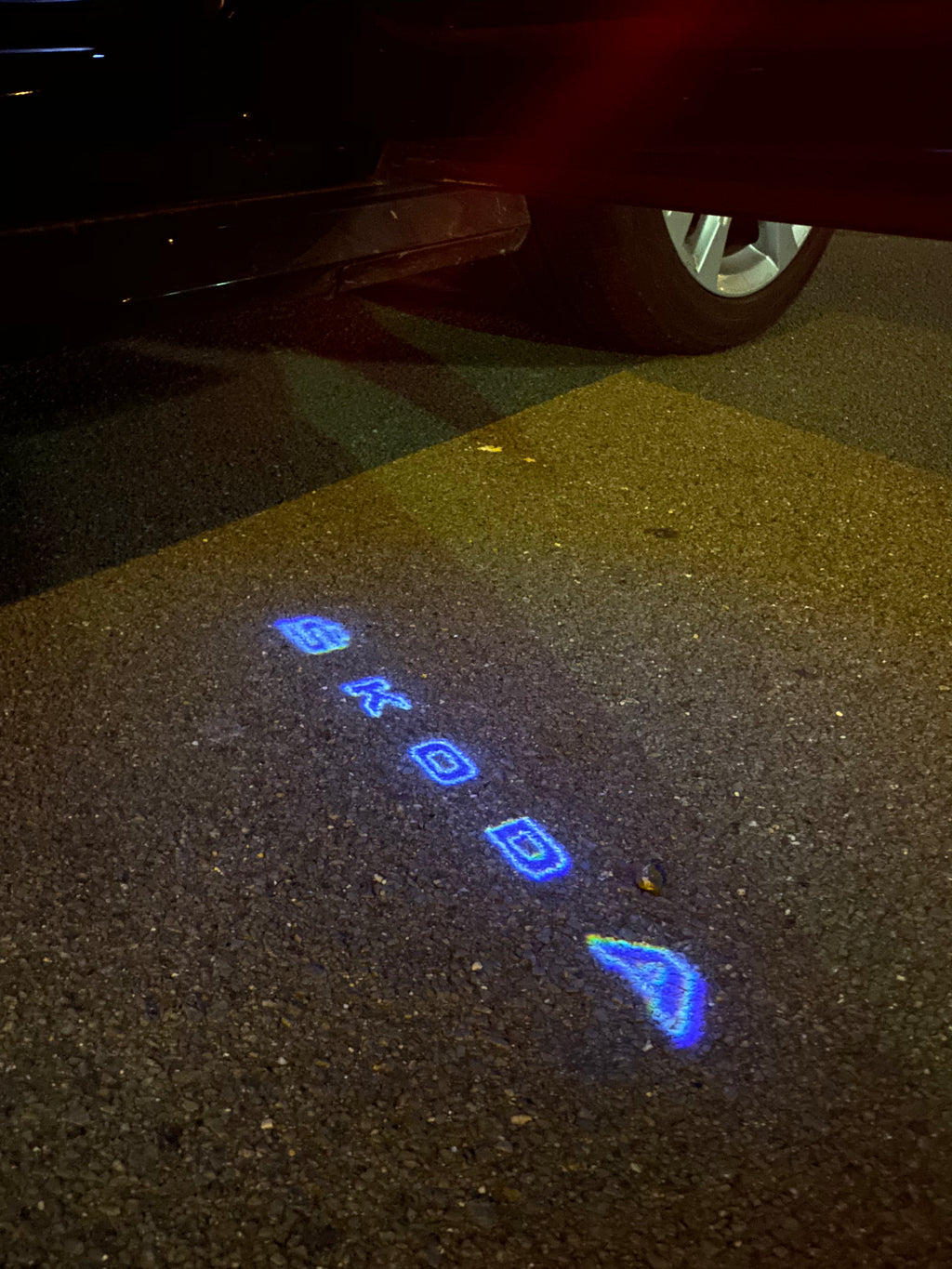 SKODA LOGO PROJECTOT LIGHTS Nr.41 (quantità 1 = 2 Logo Film / 2 luci porta)