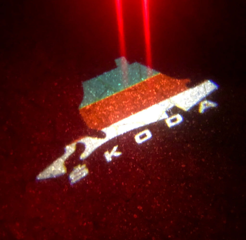 SKODA LOGO PROJECTOT LIGHTS Nr.48 (quantité 1 = 2 Logo Film / 2 feux de porte)