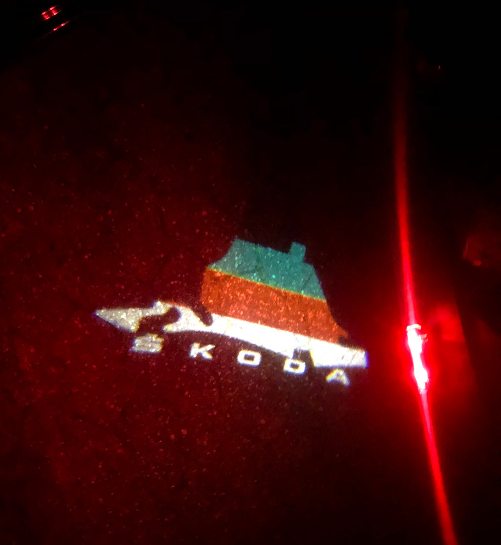 SKODA LOGO PROJECTOT LIGHTS Nr.48 (quantité 1 = 2 Logo Film / 2 feux de porte)