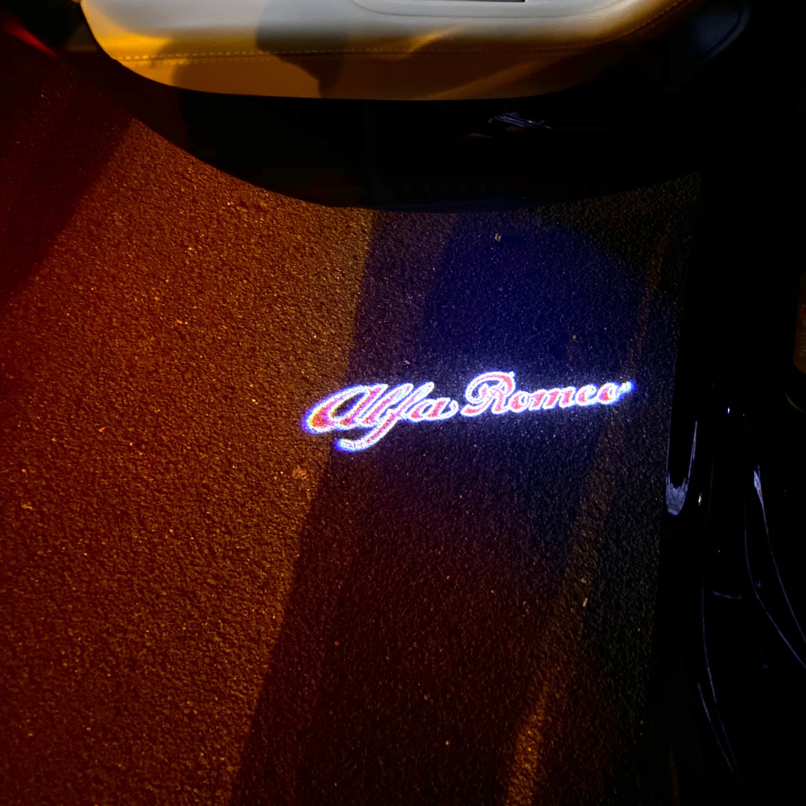 Alfa Romeo LOGO PROJECTOT LIGHTS Nr.05 (Menge 1 = 2 Logo Film/2 Türleuchten)