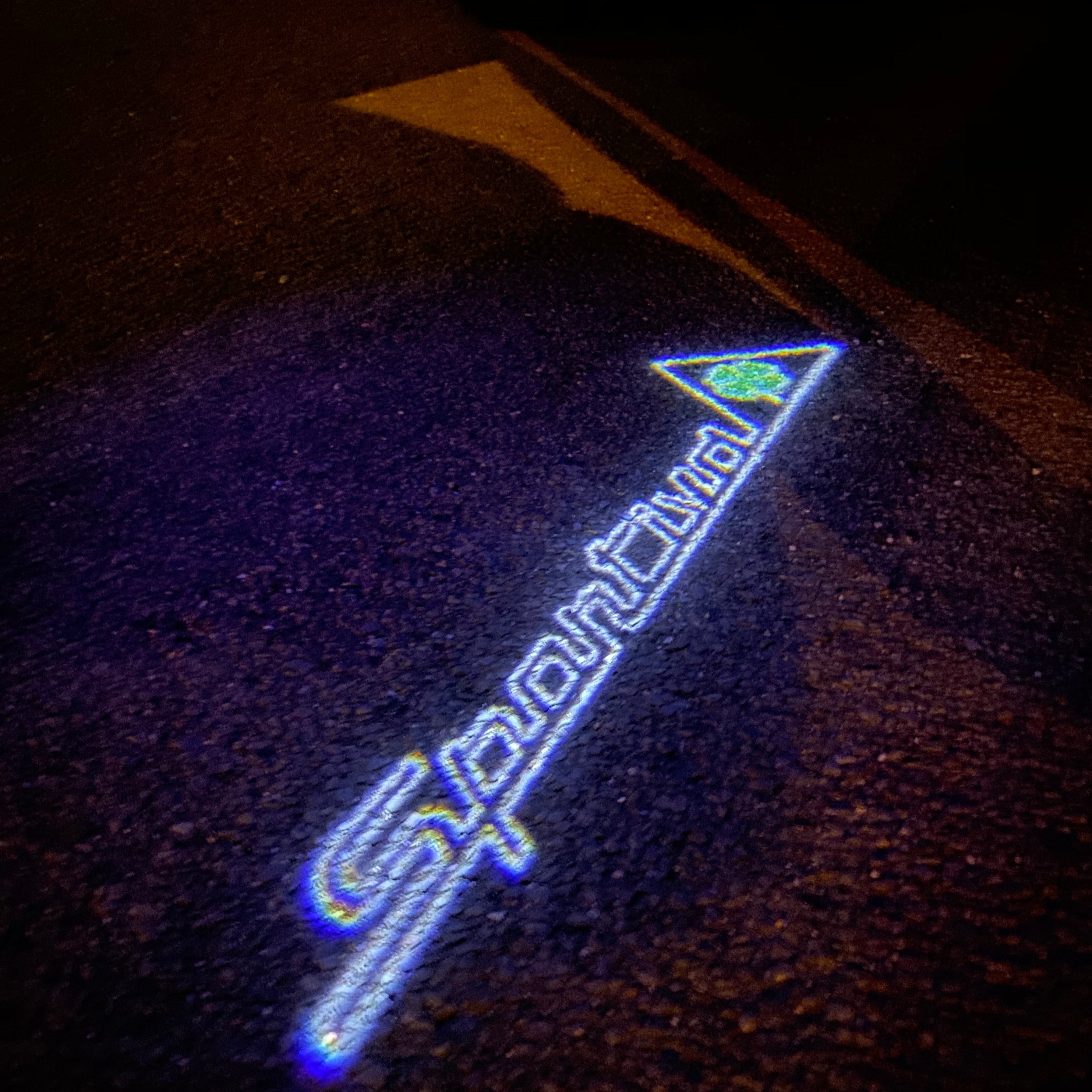 Alfa Romeo SPORTIVA LOGO PROJECTOT LIGHTS Nr.98 (Menge 1 = 2 Logo Film / 2 Türleuchten)