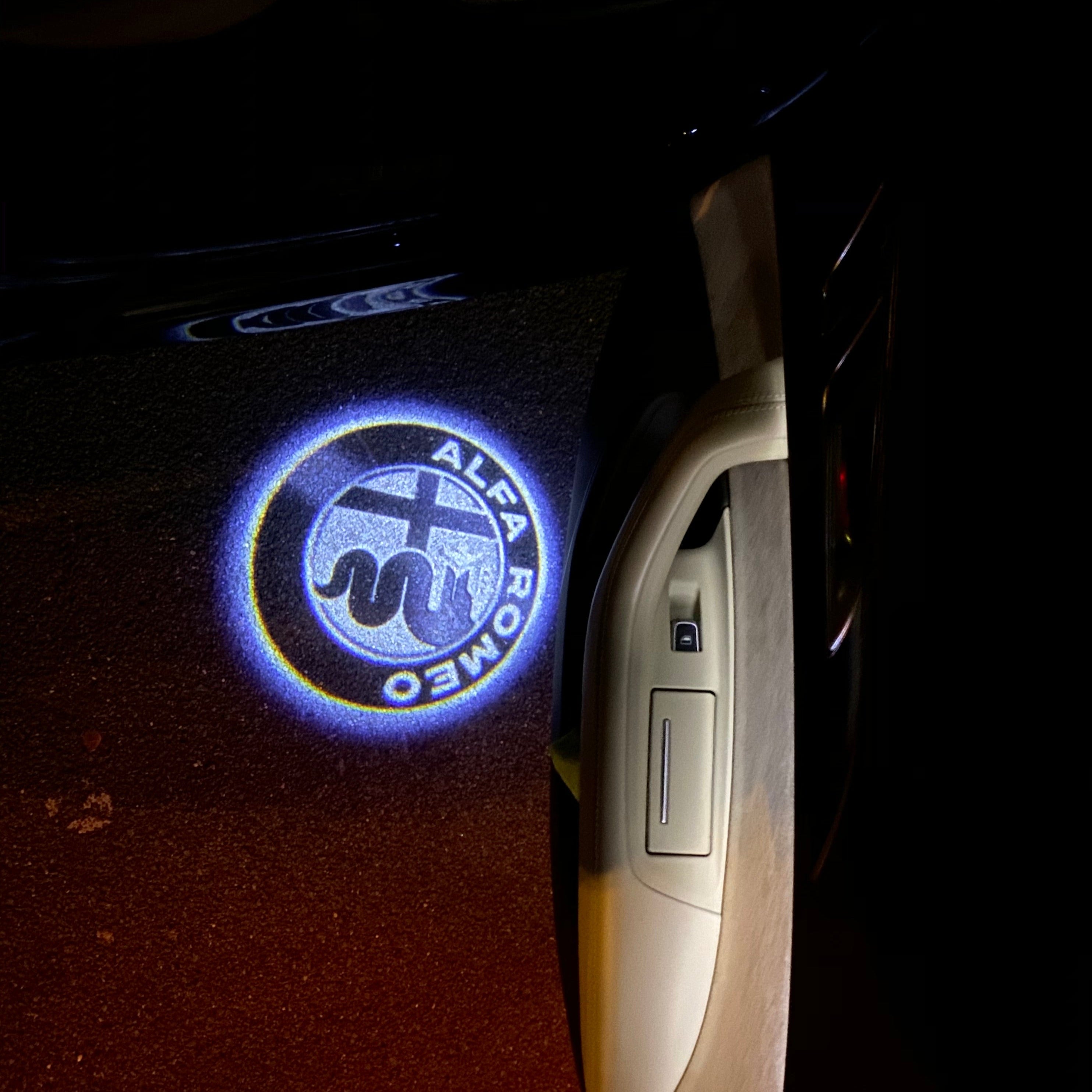 Alfa Romeo LOGO PROJECTOT LIGHTS Nr.24 (quantità 1 = 2 Logo Film / 2 luci porta