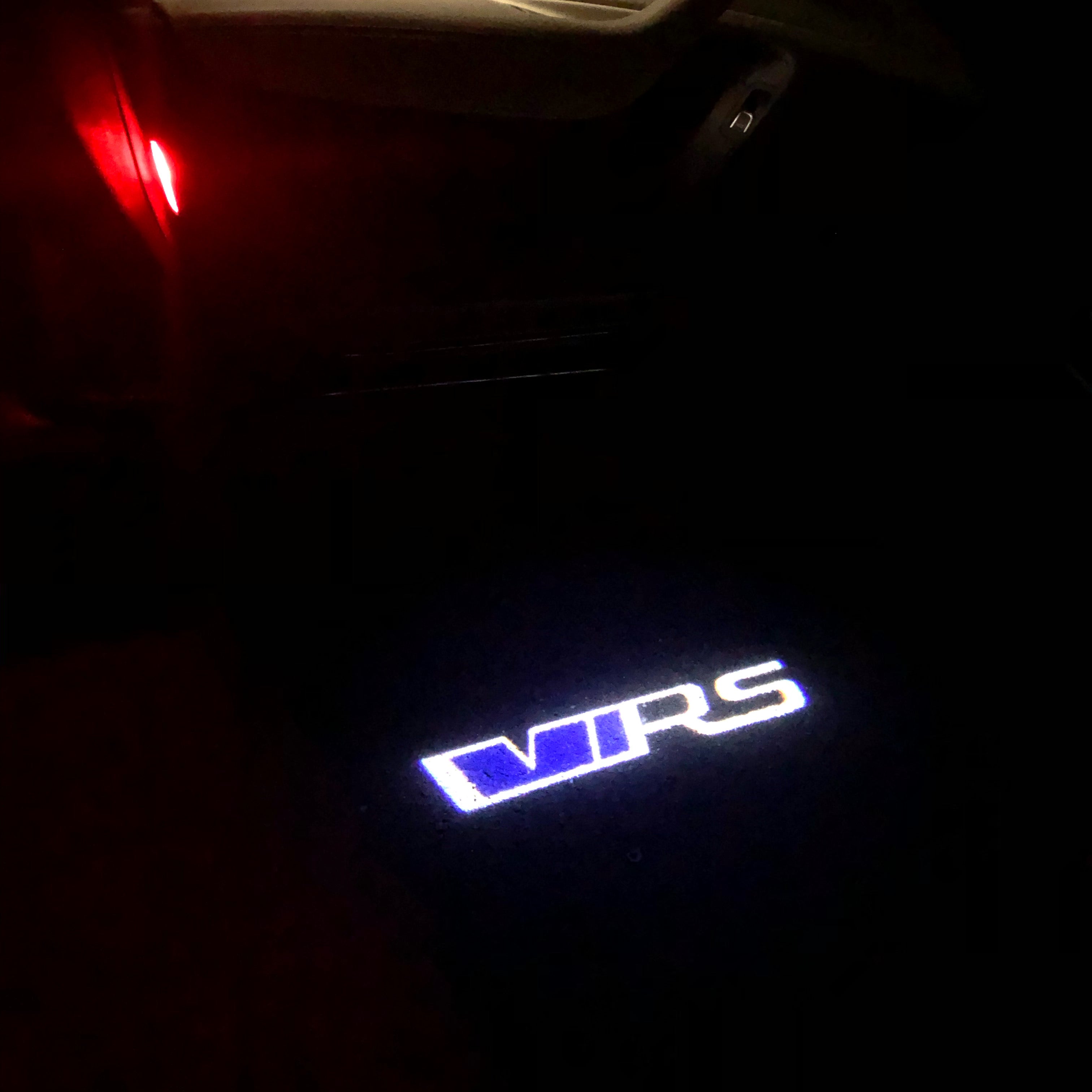 SKODA VRS LOGO PROJECTOR LIGHTS Nr.31 (الكمية 1 = 2 شعار فيلم / 2 أضواء باب)
