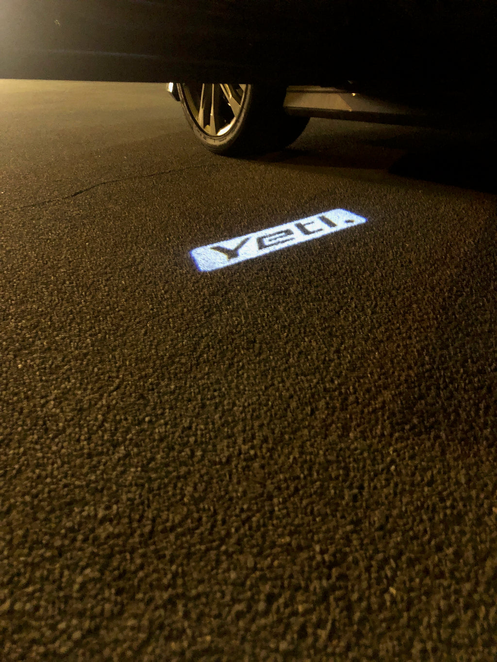 SKODA YETI LOGO LIGHTS Nr.113 (quantité 1 = 2 Film Logo / 2 feux de porte)
