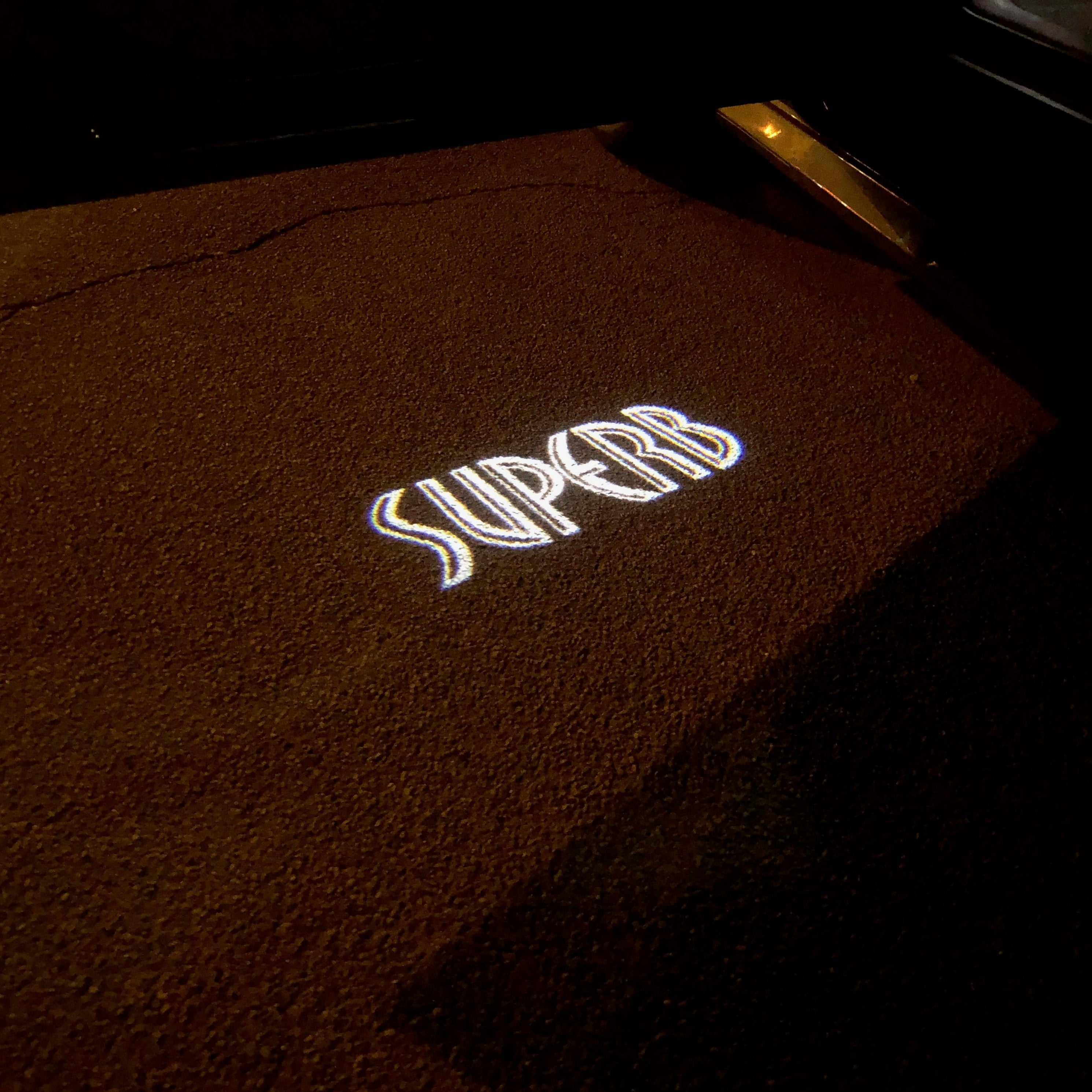 SKODA LOGO PROJECTOT أضواء Nr.90 (الكمية 1 = 2 شعار فيلم / 2 أضواء الباب)
