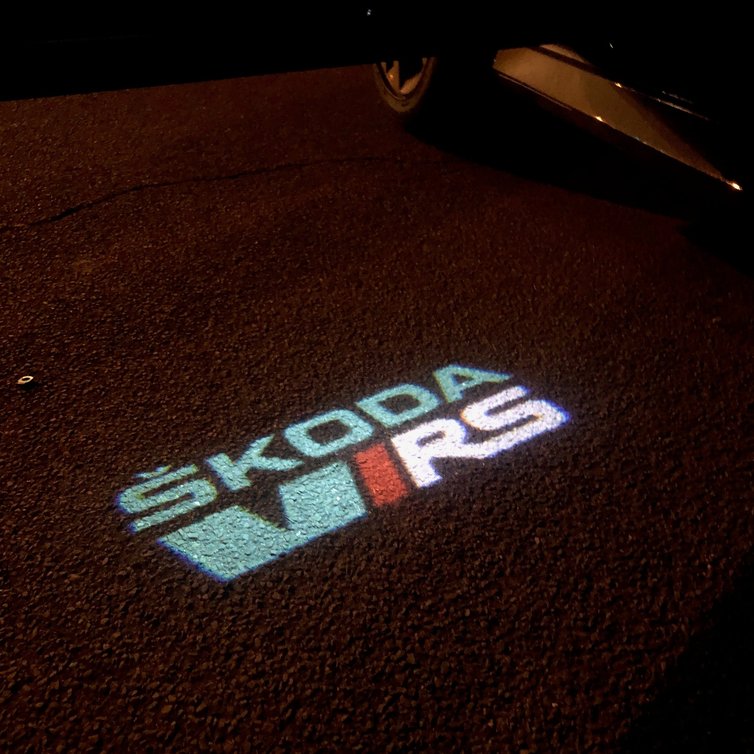 SKODA VRS LOGO PROJECTOT أضواء Nr.25 (كمية 1 = 2 شعار فيلم / 2 أضواء الباب)