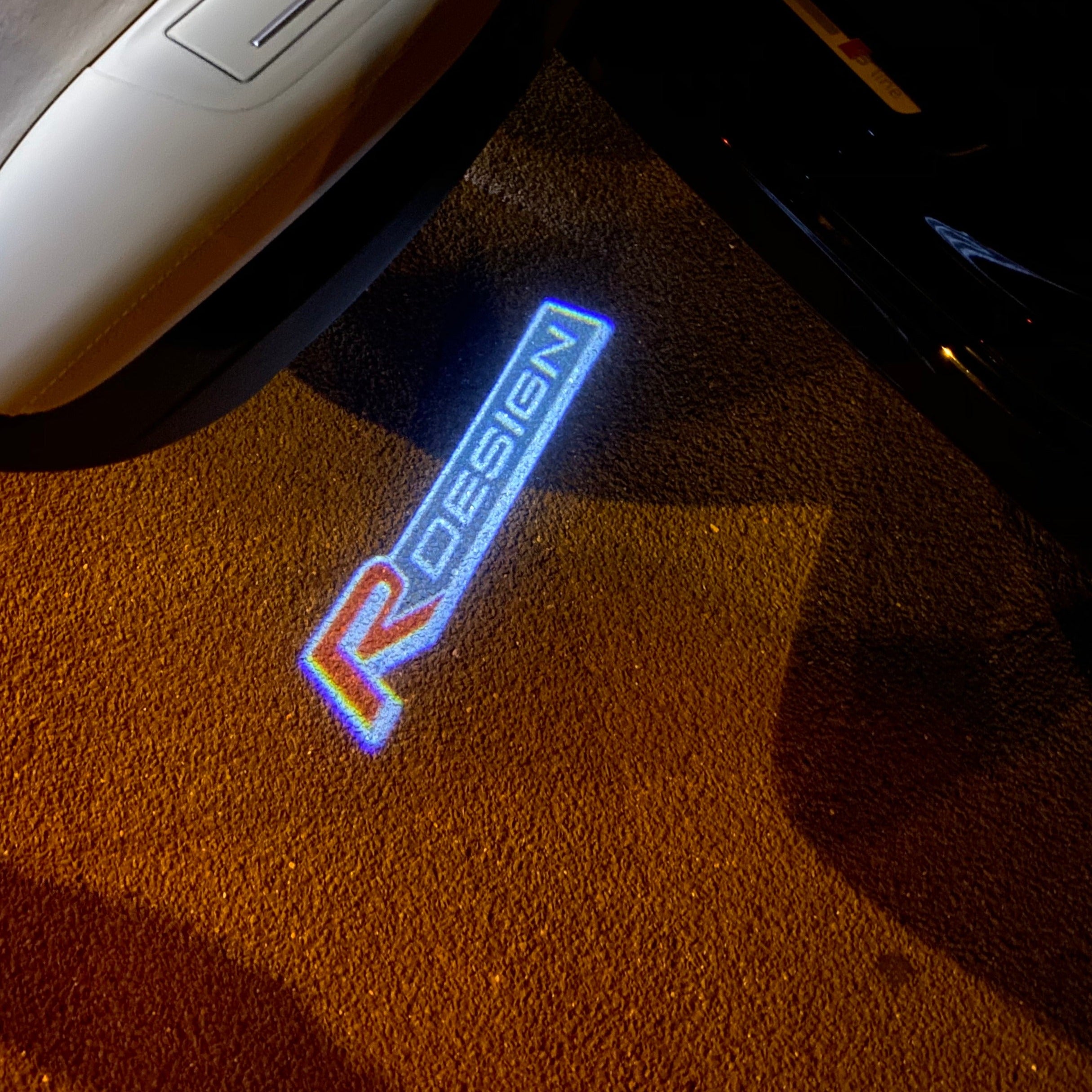 Volvo LOGO PROJECROTR LIGHTS Nr.60 (Menge 1 = 2 Logo Film / 2 Türleuchten)
