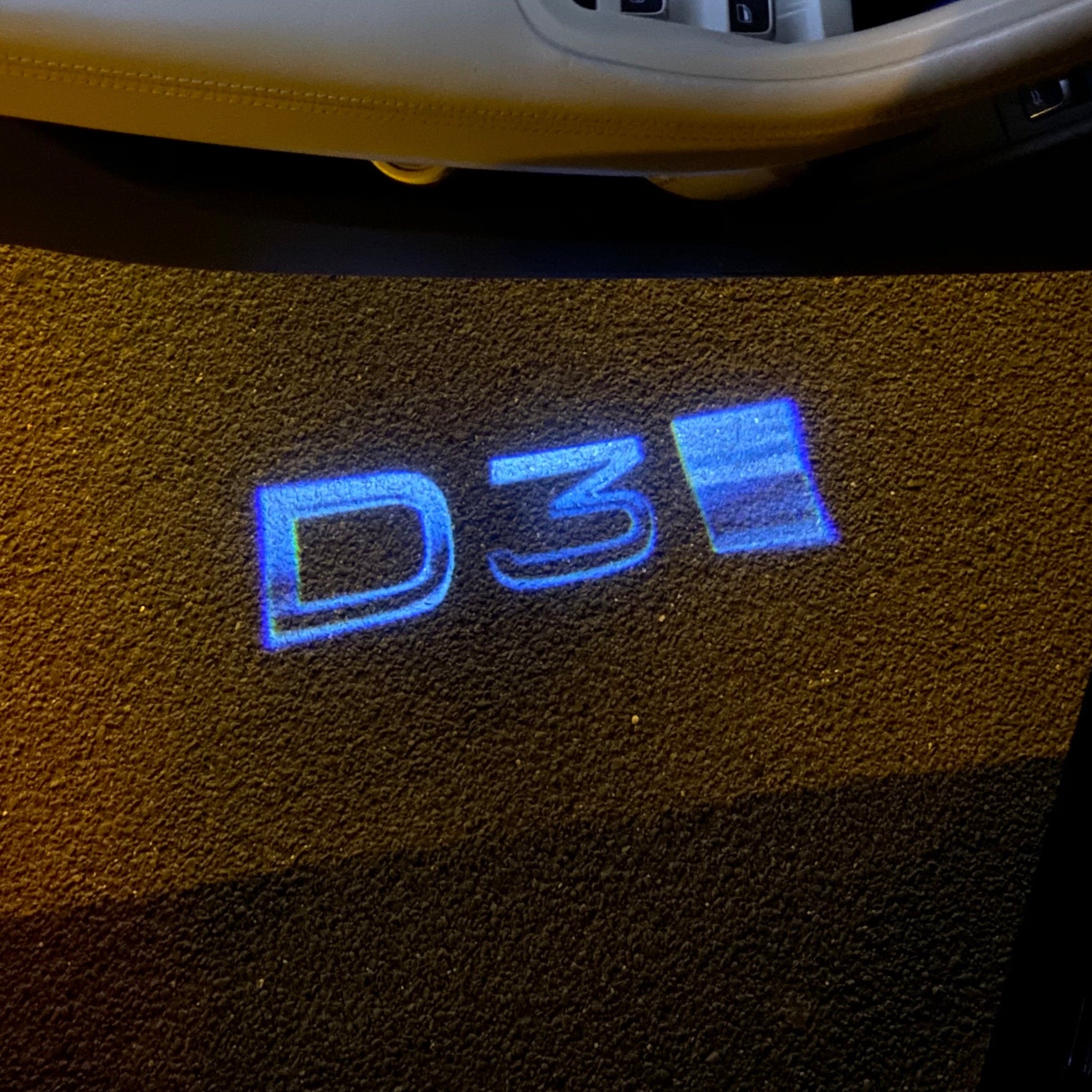 Volvo LOGO PROJECROTR LIGHTS Nr.129 (Menge 1 = 2 Logo Film / 2 Türleuchten)