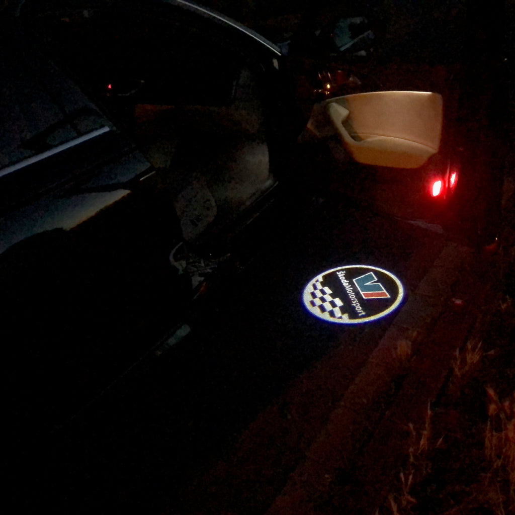 SKODA LOGO PROJECTOT أضواء Nr.73 (الكمية 1 = 2 شعار فيلم / 2 أضواء الباب)