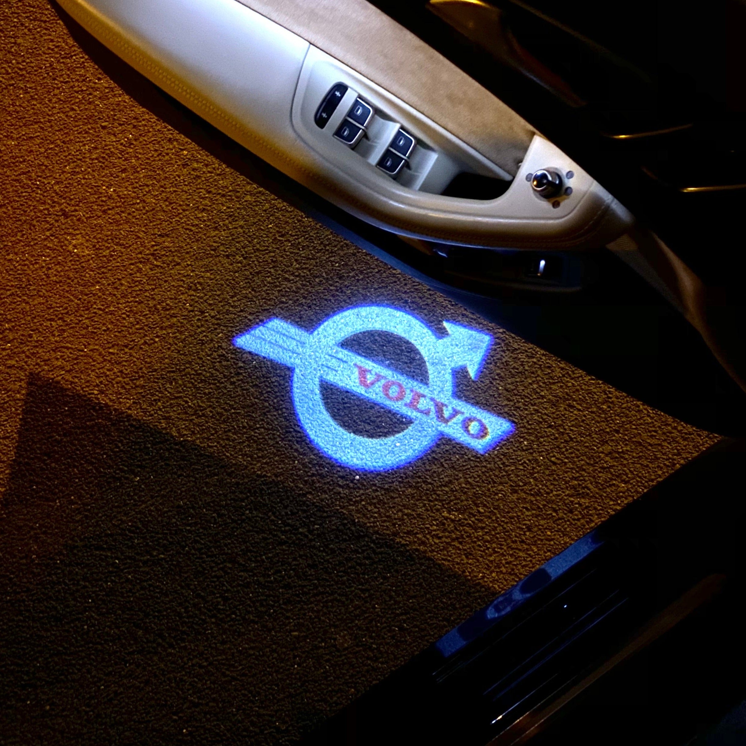 Volvo LOGO PROJECROTR LIGHTS Nr.54 (Menge 1 = 2 Logo Film / 2 Türleuchten)