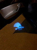 SKODA LOGO PROJECTOR LIGHTS Nr.45 (الكمية 1 = 2 شعار فيلم / 2 مصباح باب)