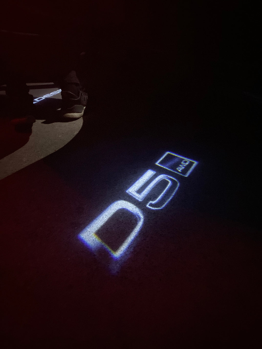 Volvo LOGO PROJECROTR LIGHTS Nr.127 (Menge 1 = 2 Logo Film / 2 Türleuchten)