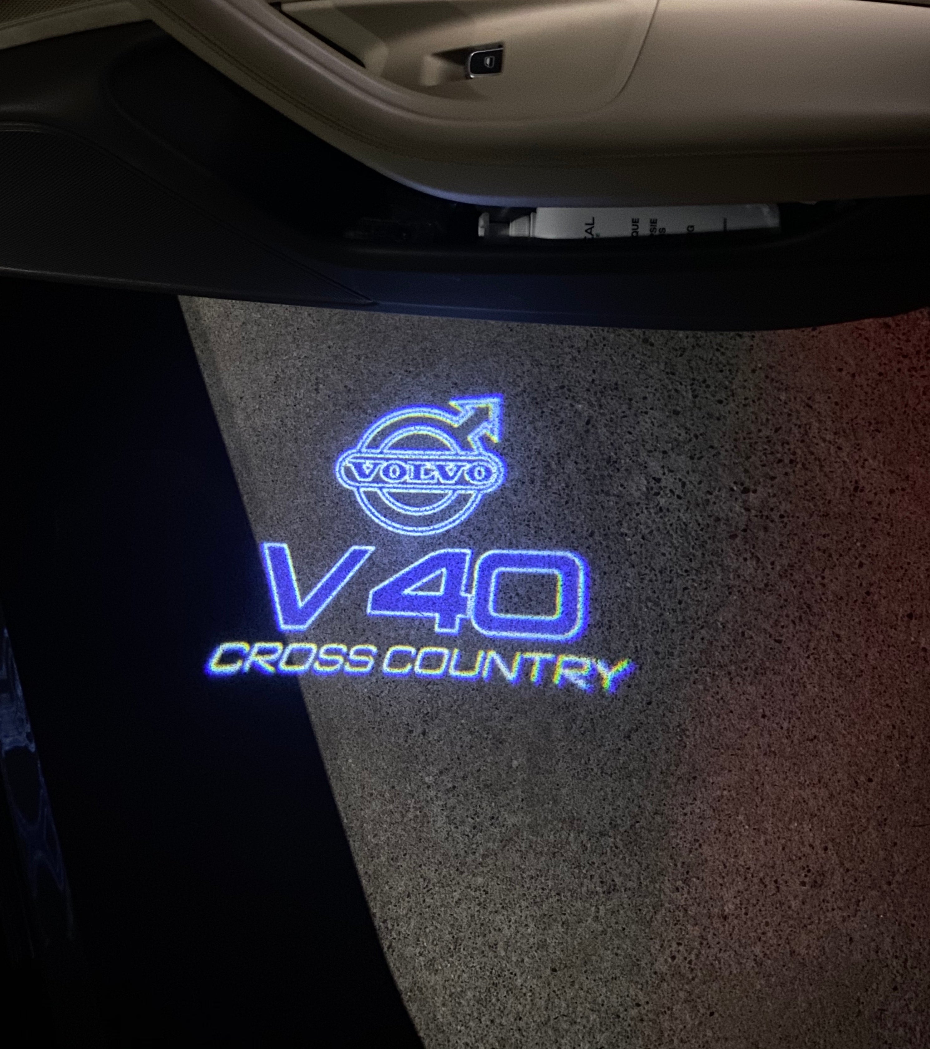 Volvo LOGO PROJECROTR LIGHTS Nr.101 (Menge 1 = 2 Logo Film / 2 Türleuchten)