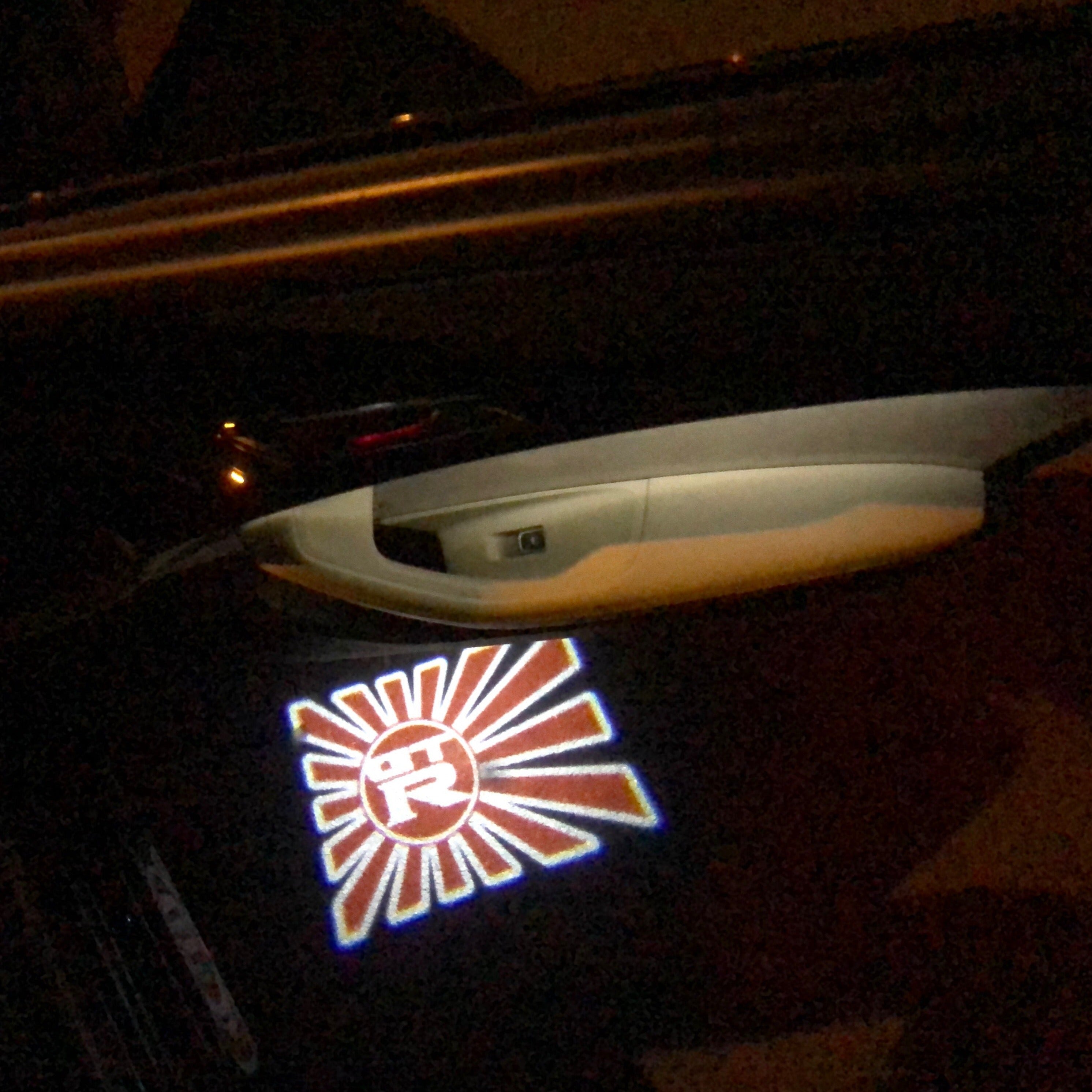 GTR R35 PROJECTOT LIGHTS Nr.03 (quantità 1 = 2 Pellicole logo /2 luci porta)