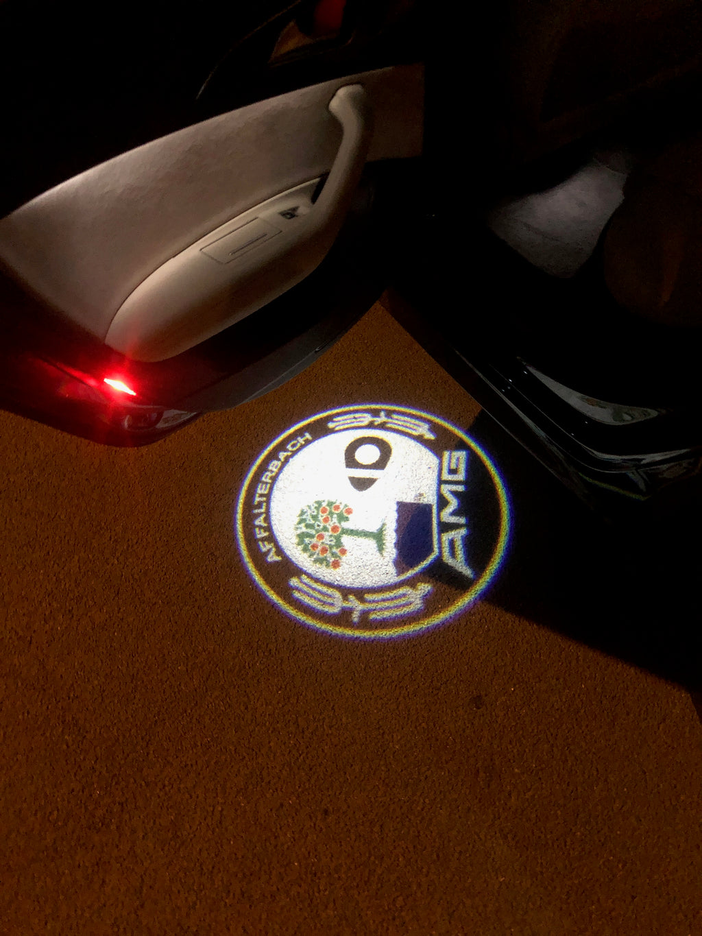 MERCEDES BENZ AMG LOGO PROJECTOT LIGHTS Nr.30 (quantità 1 = 1 set/2 luci porta)