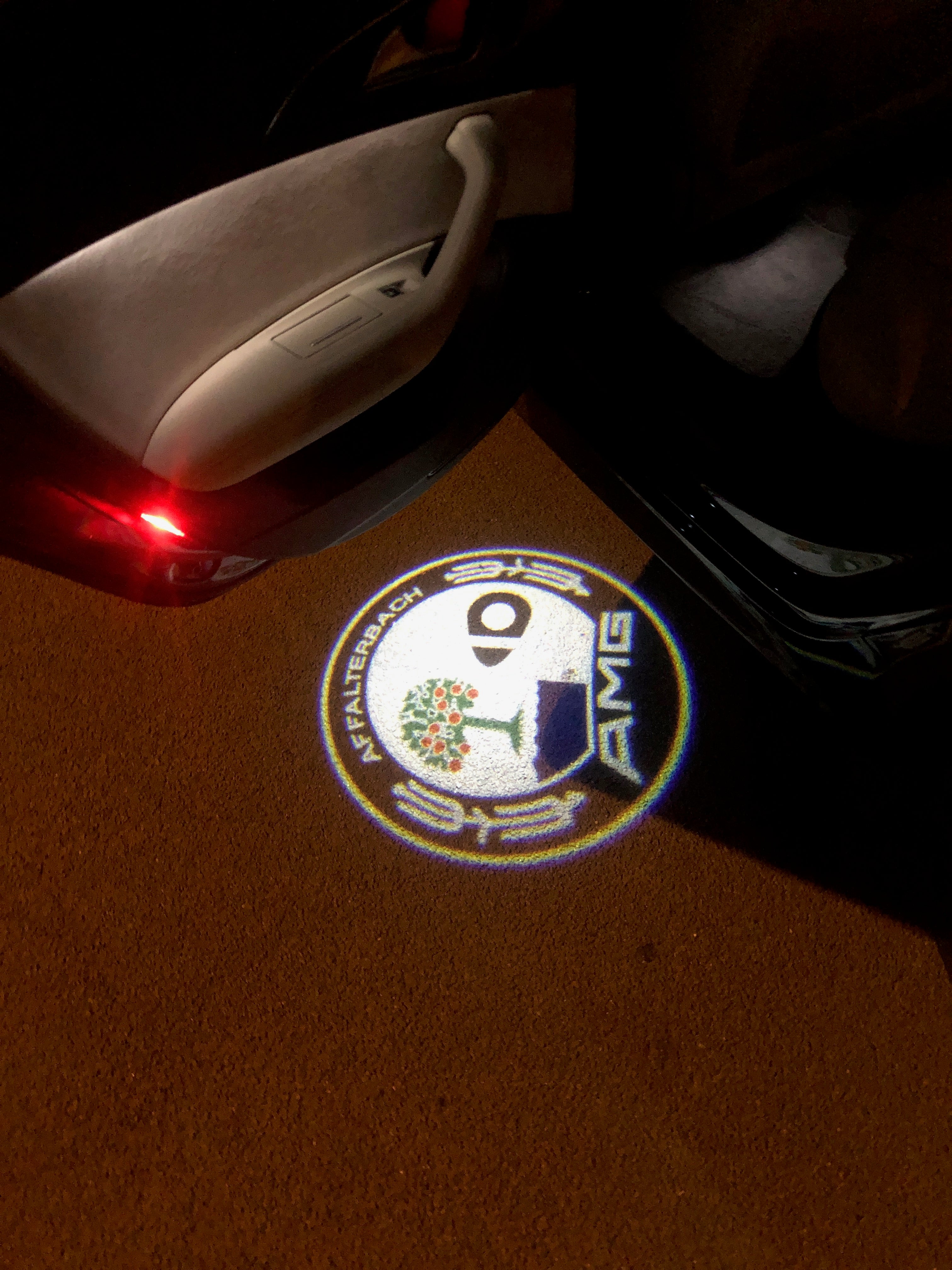 MERCEDES BENZ AMG LOGO PROJECTOT LIGHTS Nr.30 (quantità 1 = 1 set/2 luci porta)