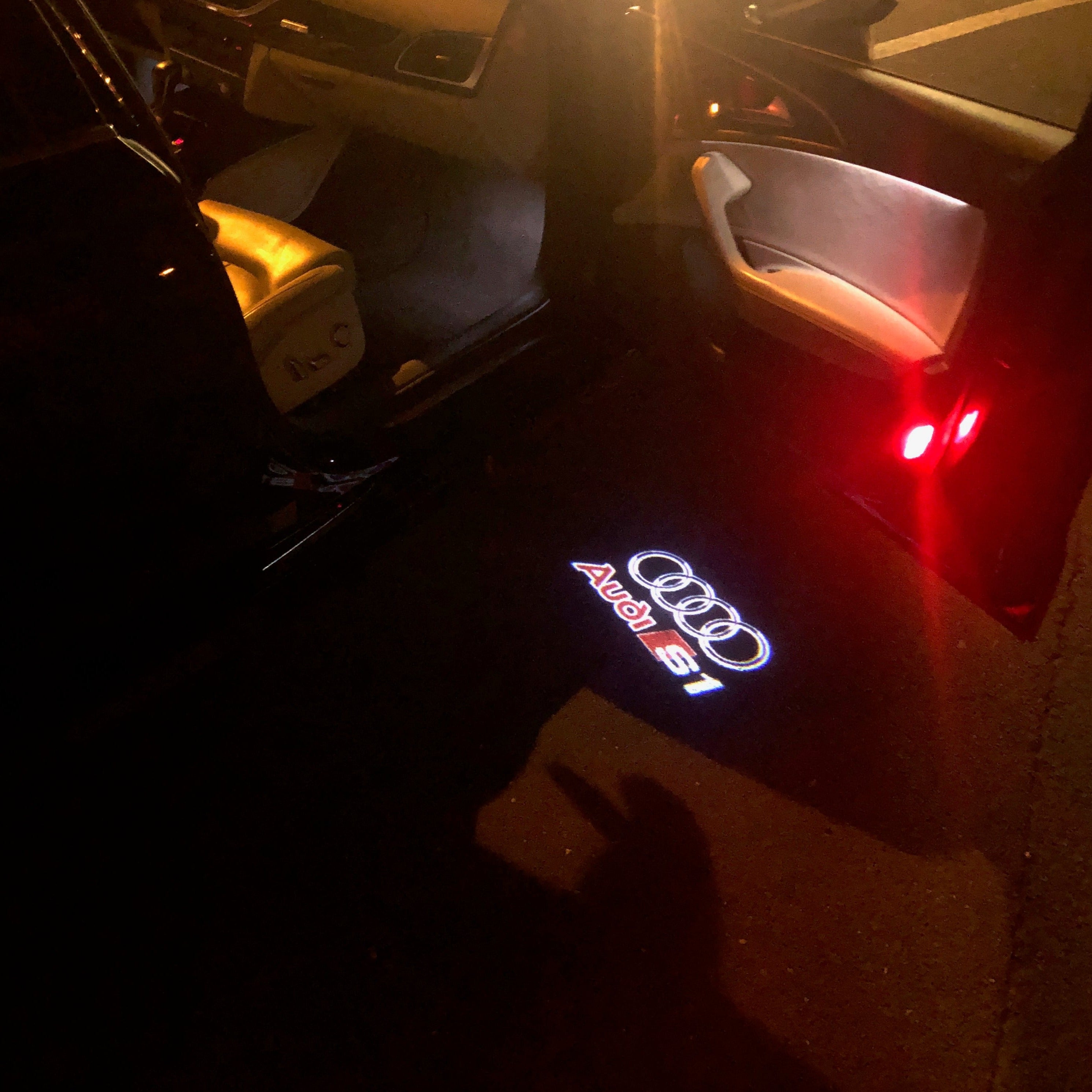 AUDI LOGO PROJECTOT LIGHTS Nr.32 (الكمية 1 = 2 شعار الأفلام / 2 أضواء الباب)