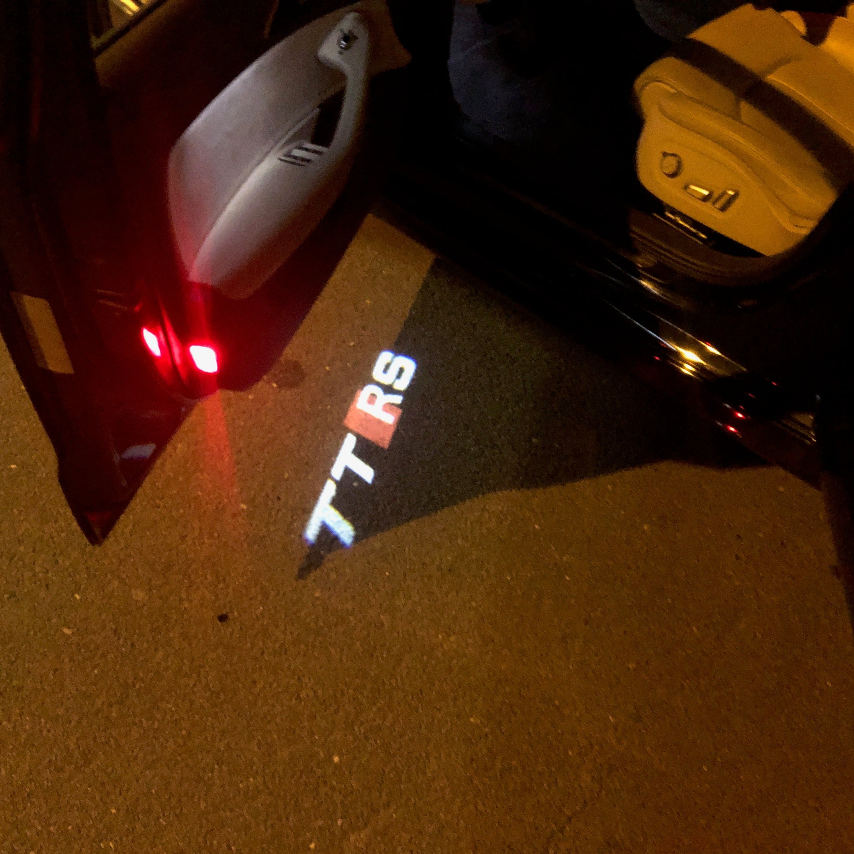 AUDI TTRS LOGO PROJECROTR LIGHTS Nr.22 (Menge 1 = 2 Logo Folien /2 Türleuchten)