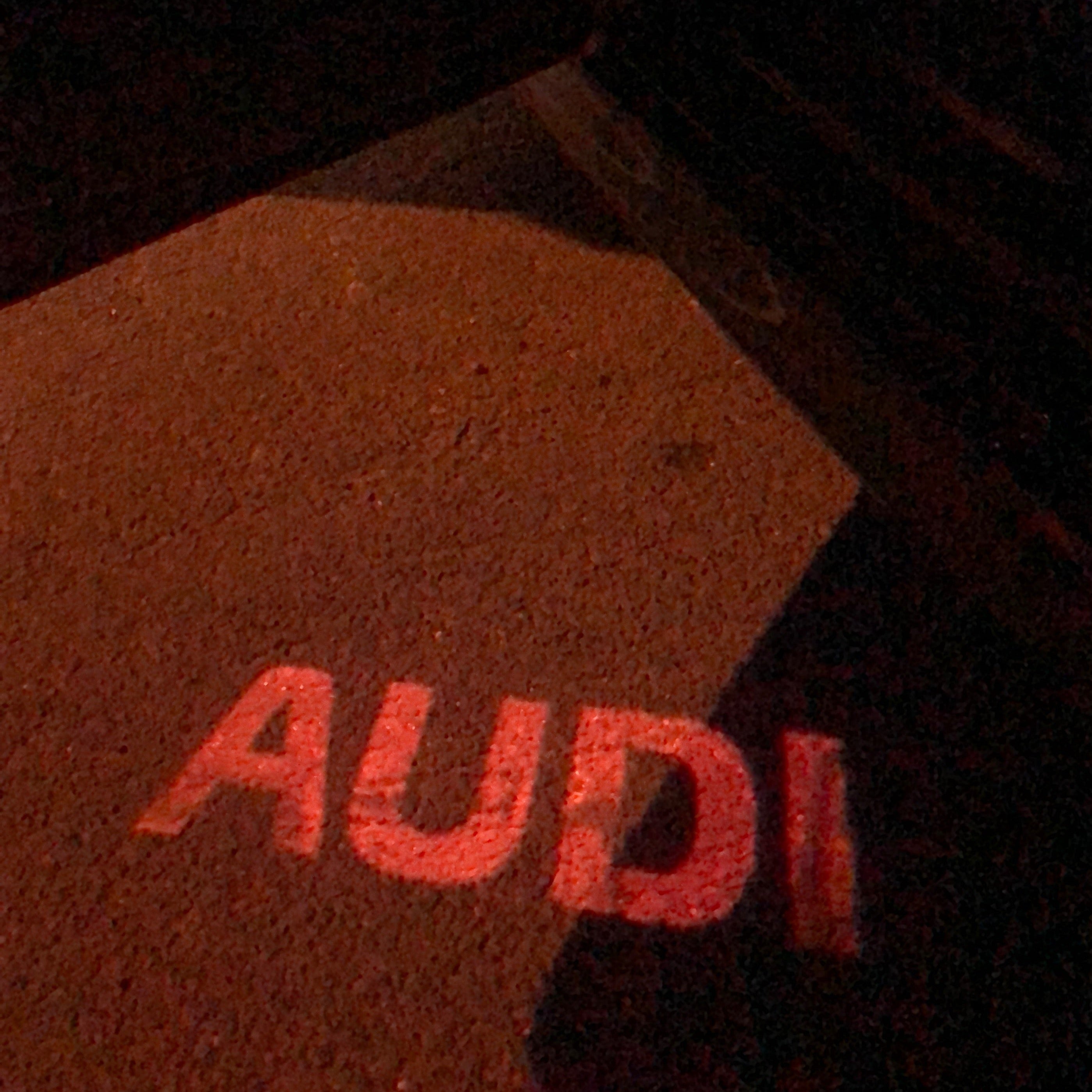 أضواء مشروع شعار AUDI رقم 07 (الكمية 1 = 2 فيلم شعار / 2 أضواء باب）